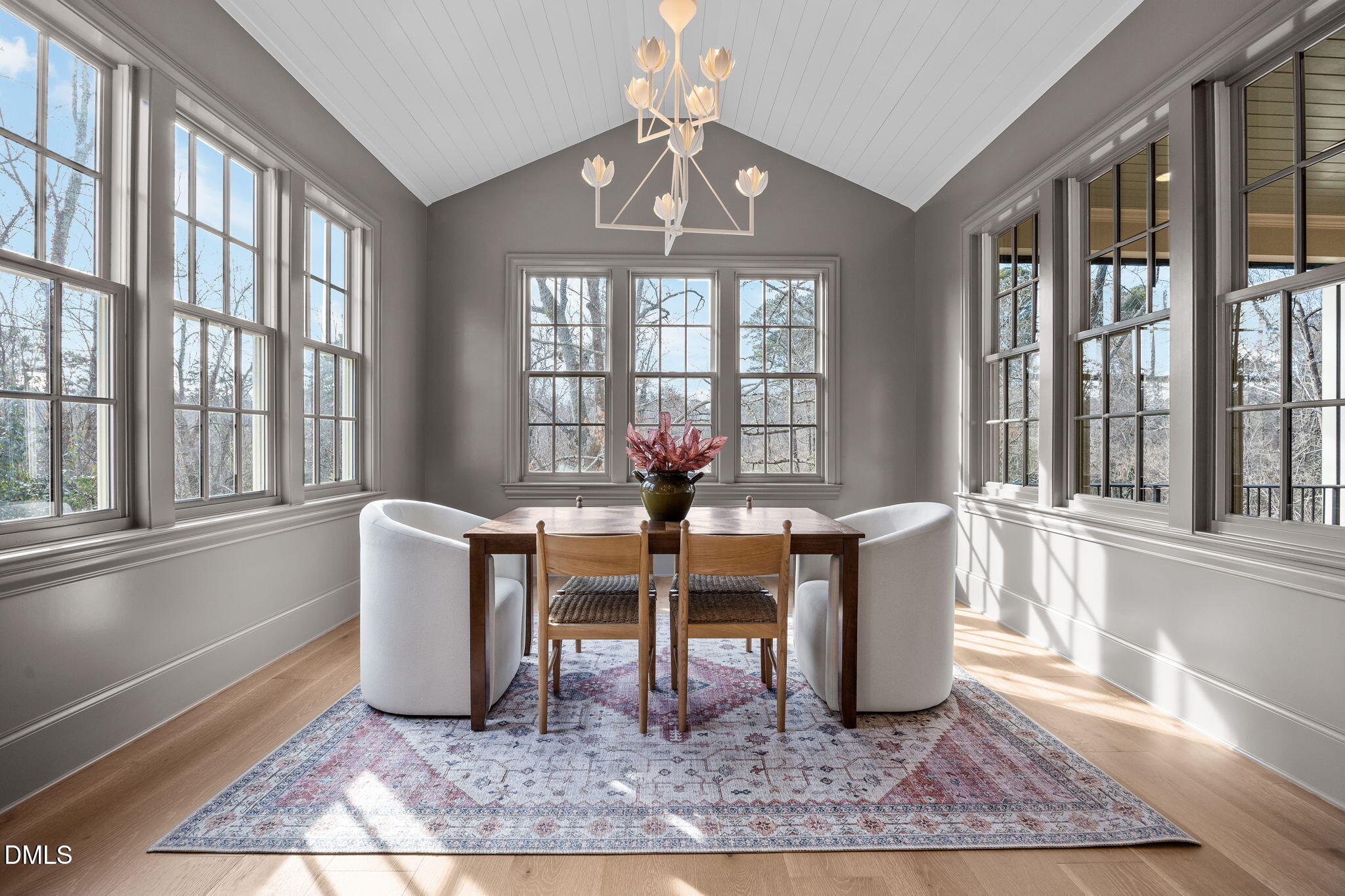 126 E Drewry Lane
