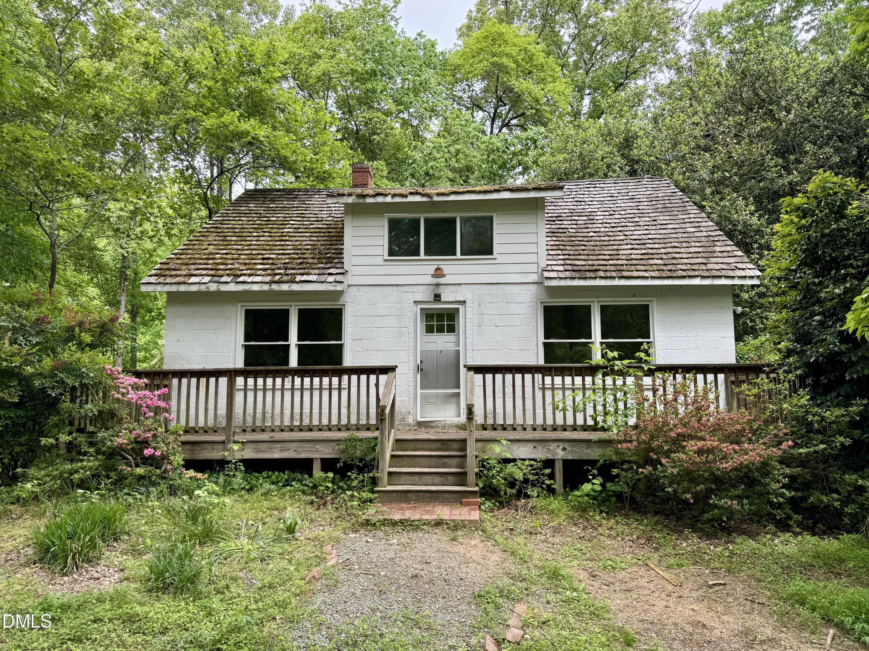 1025 Dairyland Road