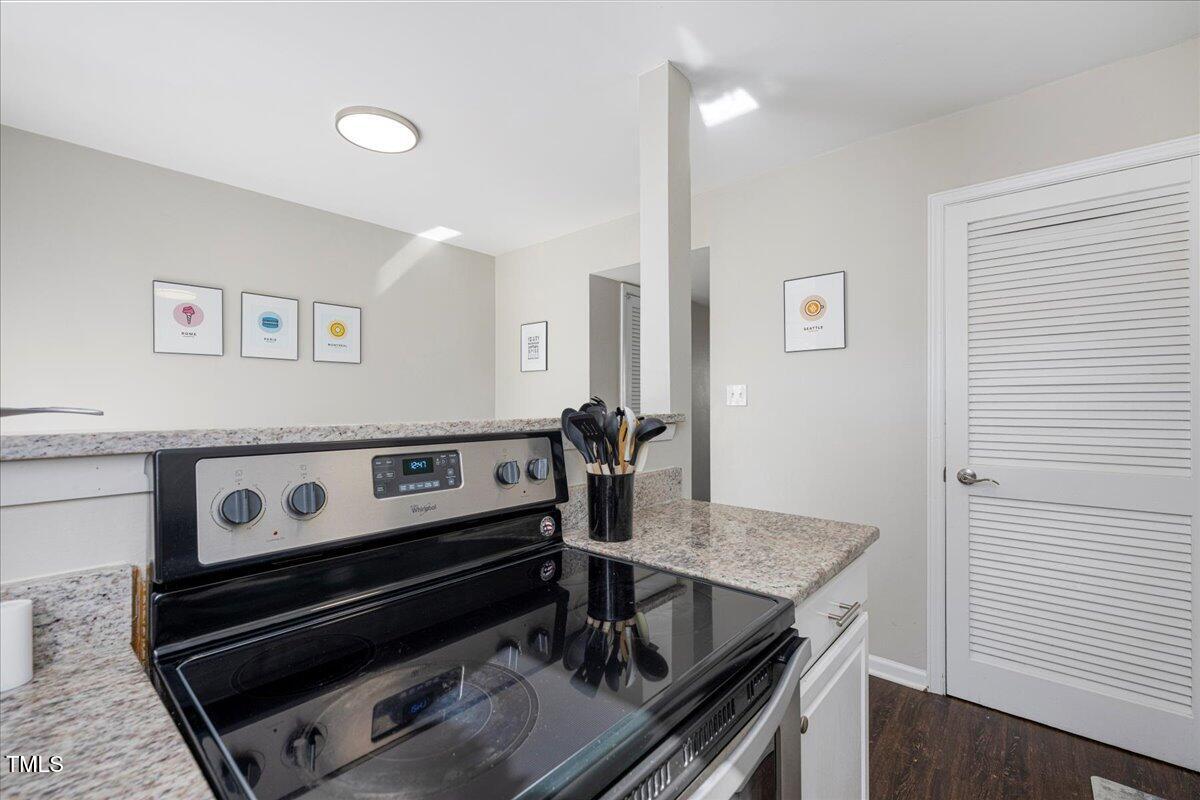 Apex, North Carolina 27502, United States, 4 Bedrooms Bedrooms, ,3 BathroomsBathrooms,Residential,Pending,131908