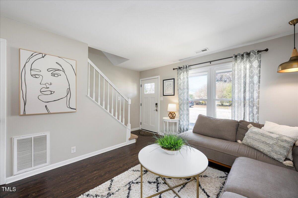 Apex, North Carolina 27502, United States, 4 Bedrooms Bedrooms, ,3 BathroomsBathrooms,Residential,Pending,131908