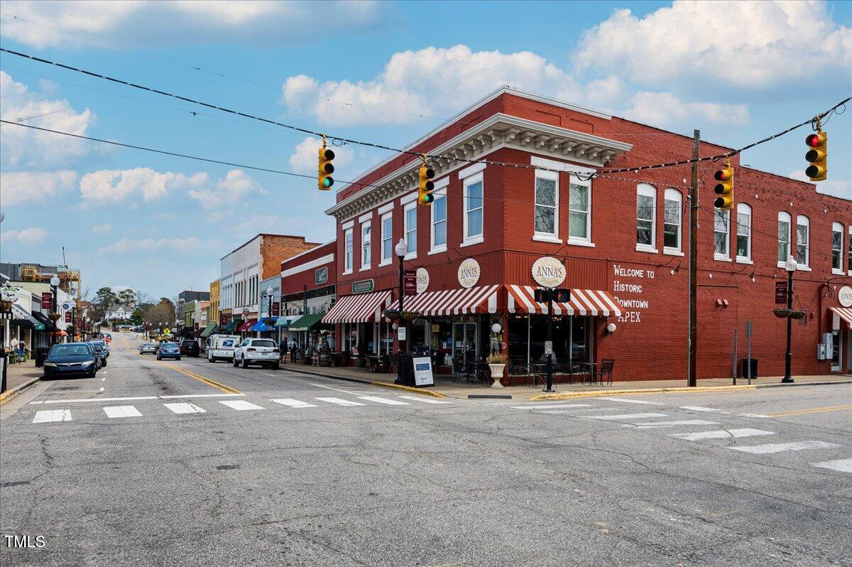 Apex, North Carolina 27502, United States, 4 Bedrooms Bedrooms, ,3 BathroomsBathrooms,Residential,Pending,131908