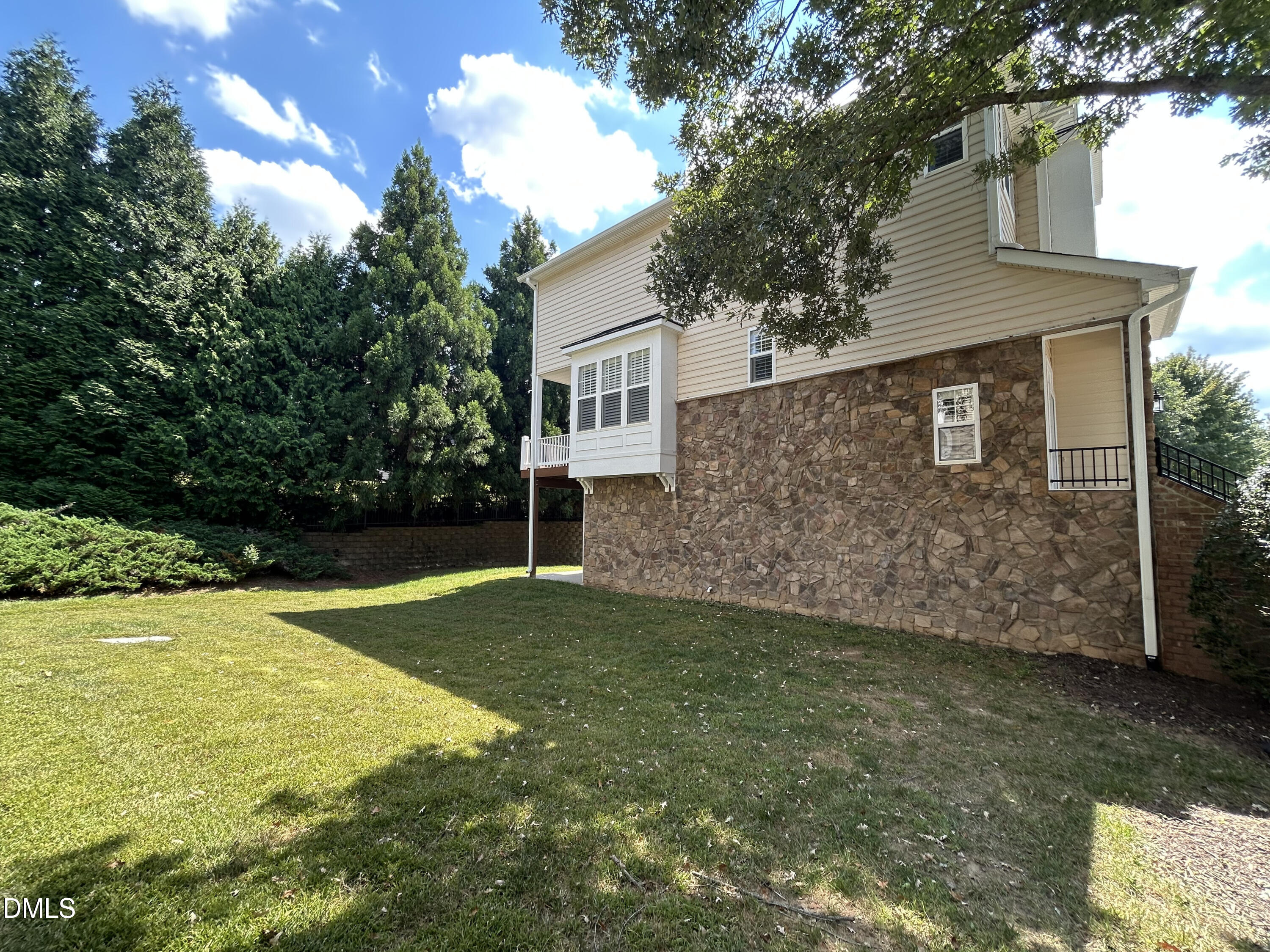 5826 Cameo Glass Way