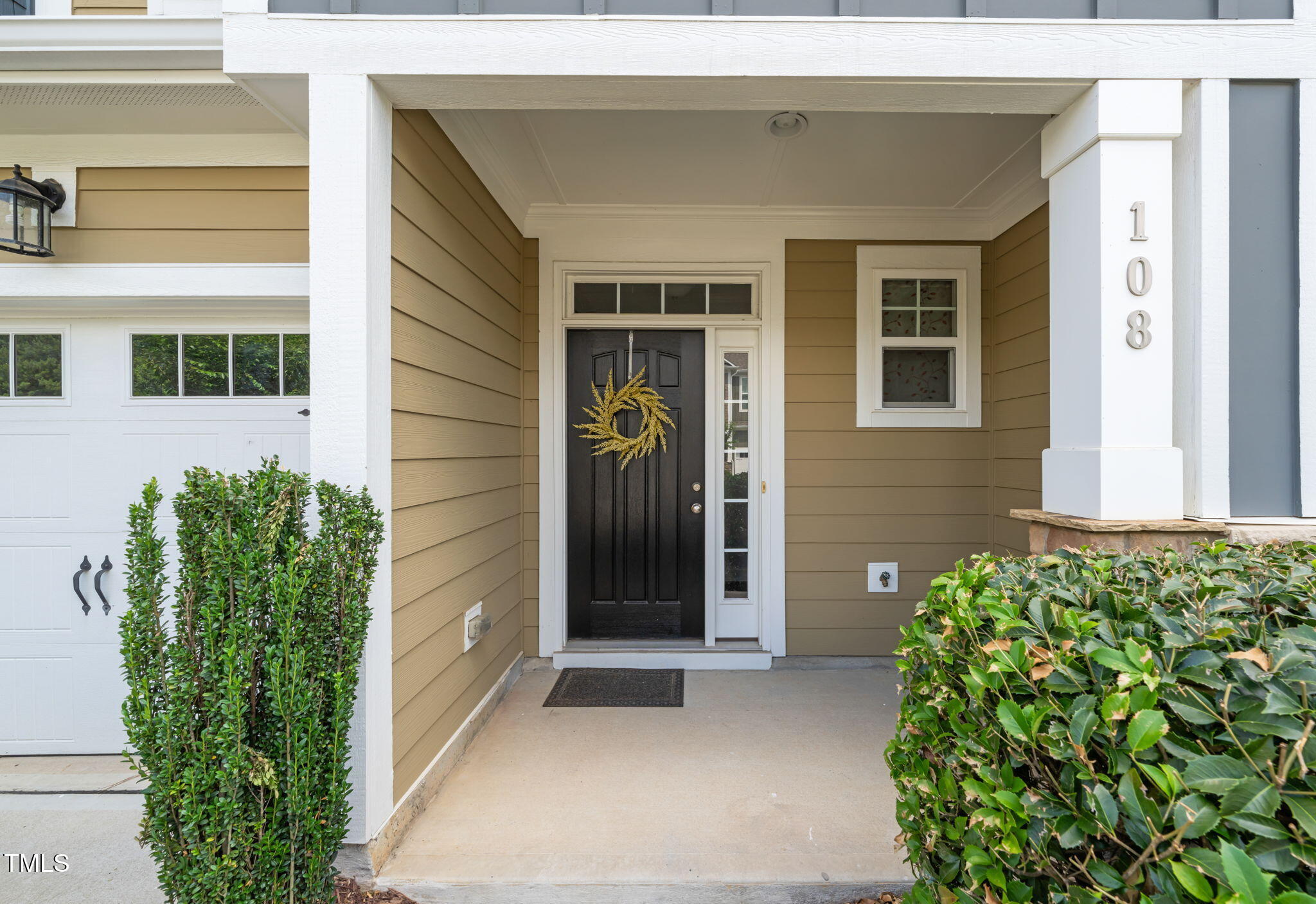 108 Hundred Oaks Lane