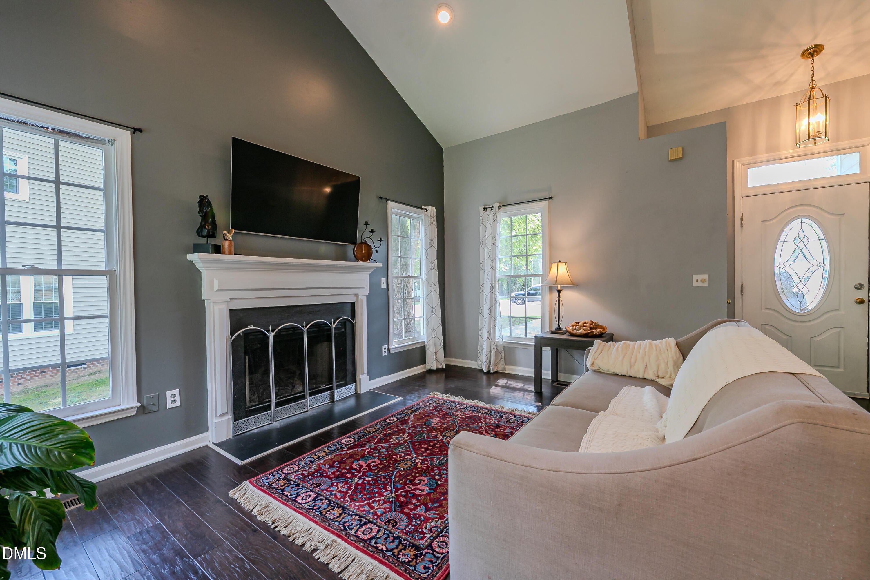 816 White Daisies Court