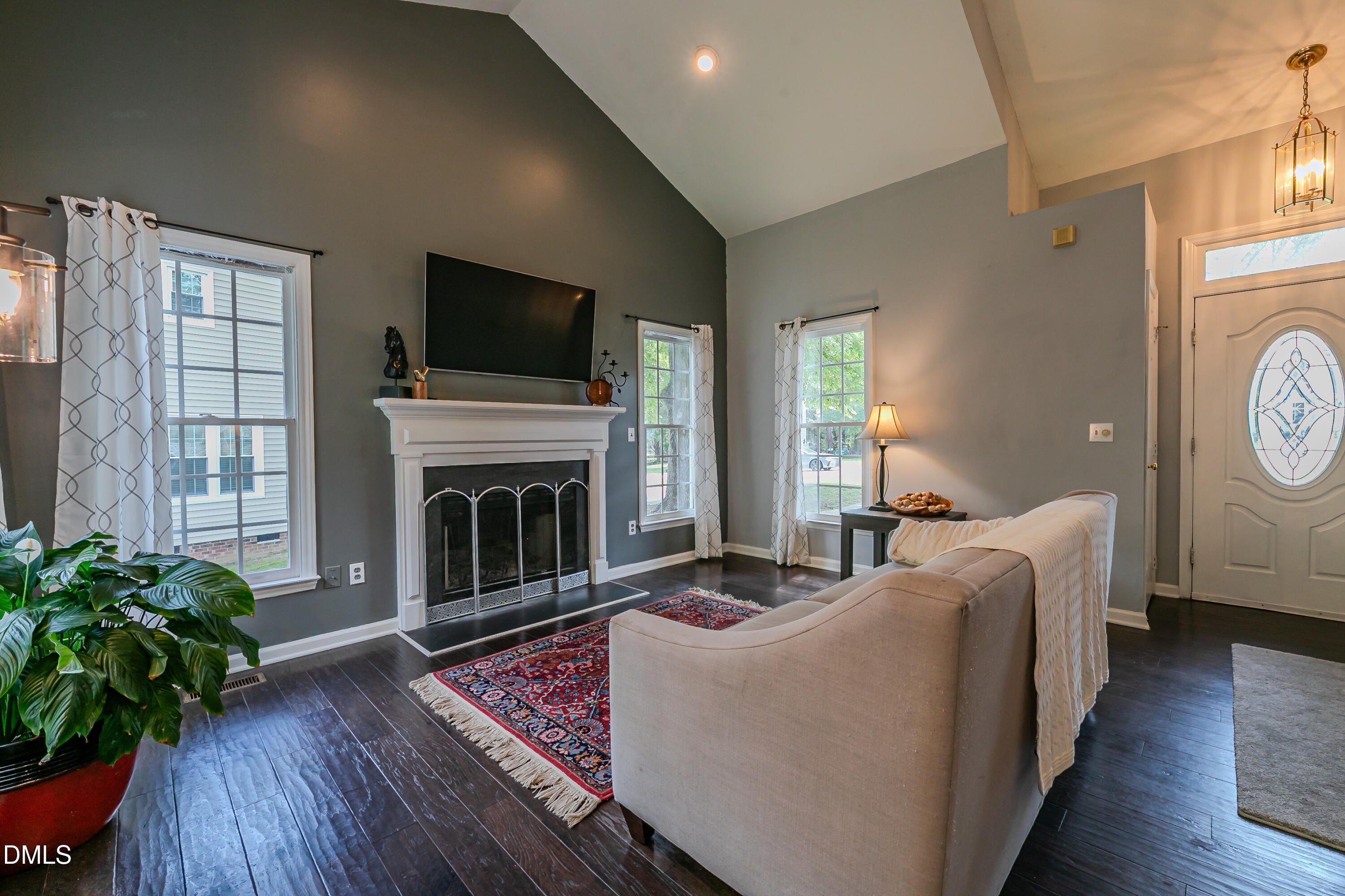 816 White Daisies Court