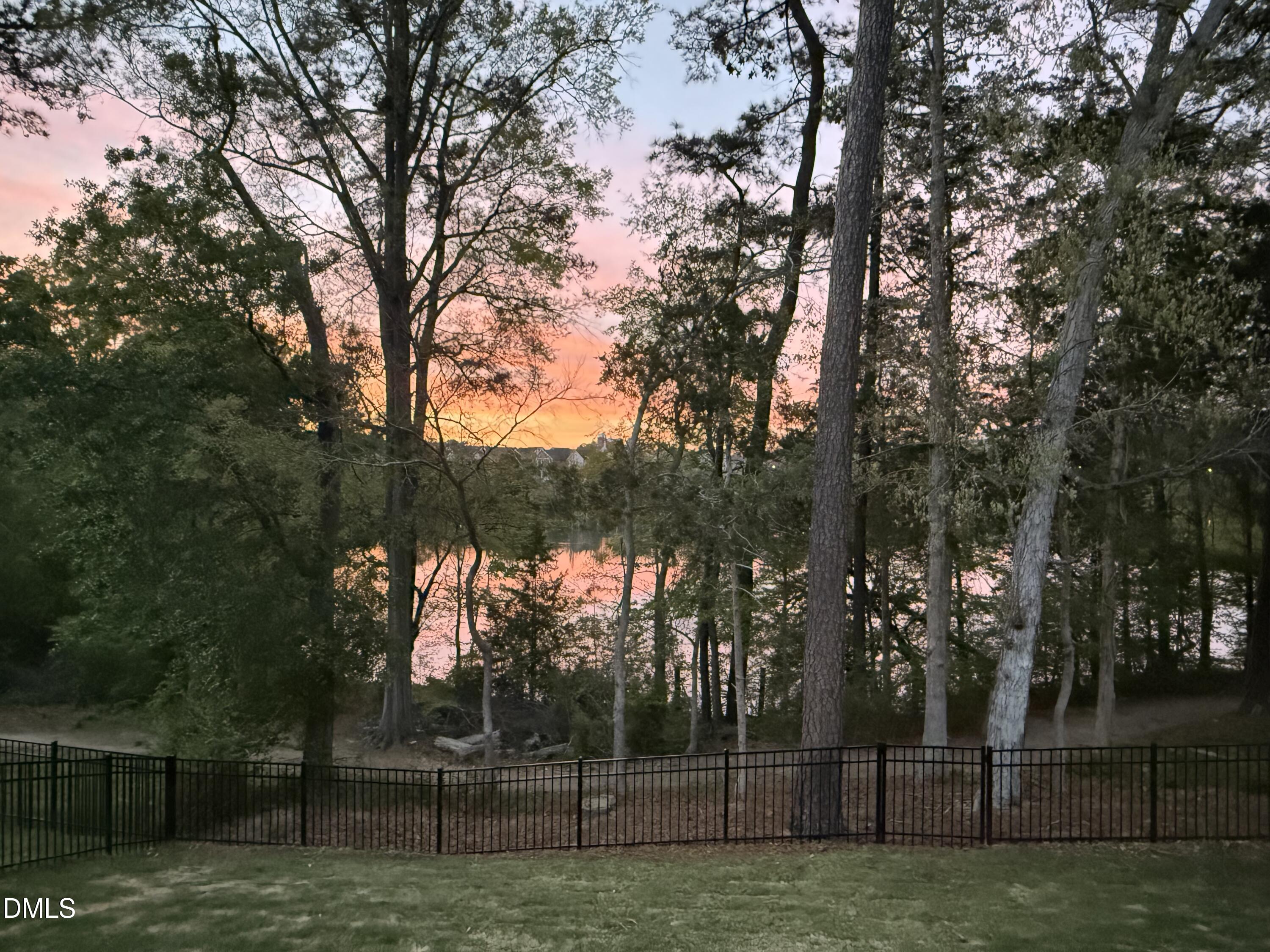 609 Lake Holding Street