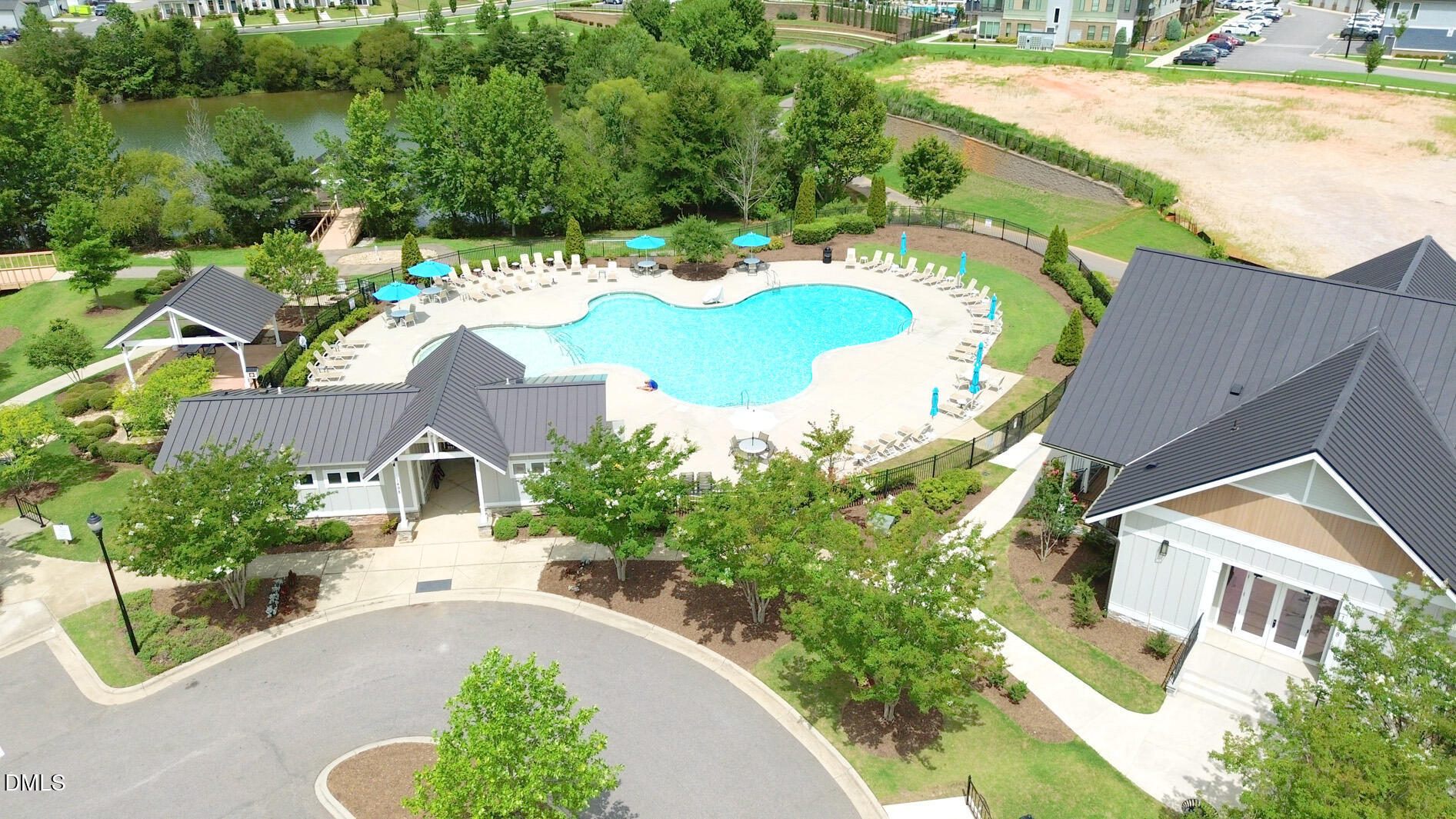 609 Lake Holding Street