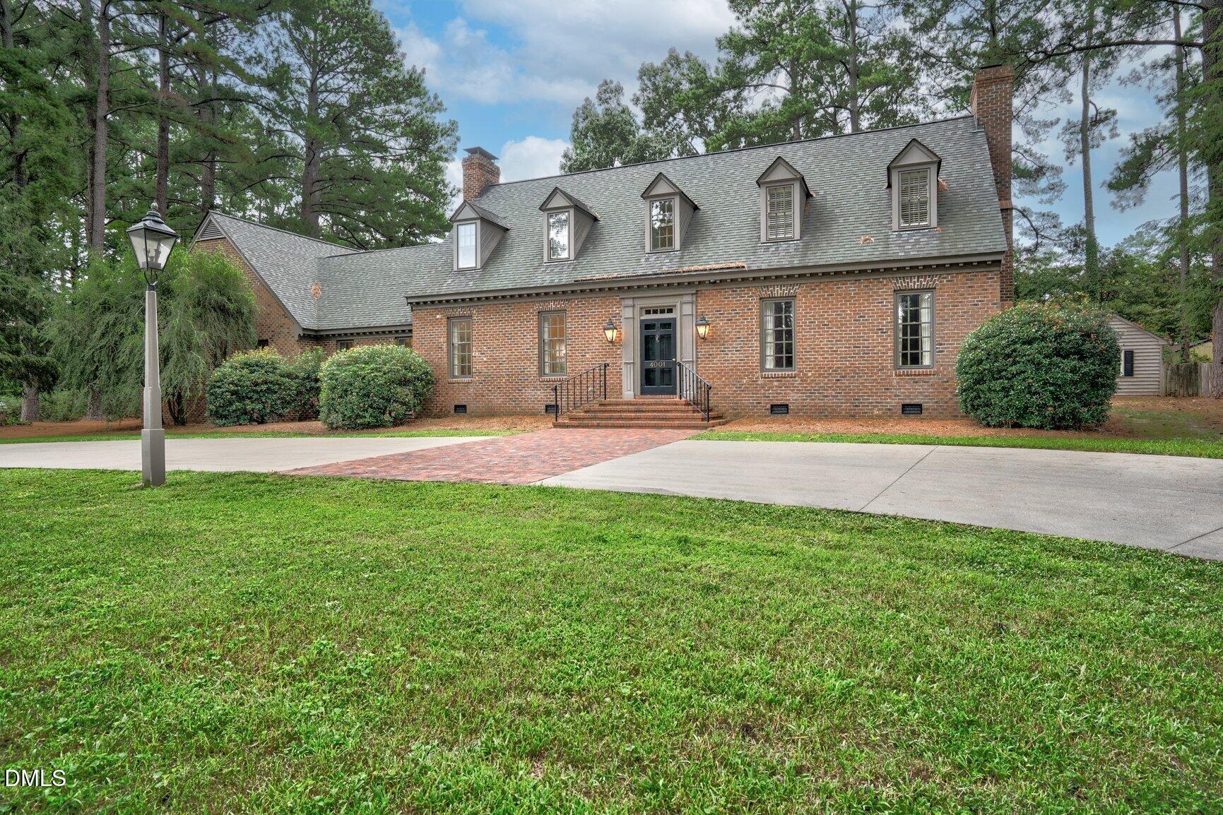 4001 Lochinvar Lane