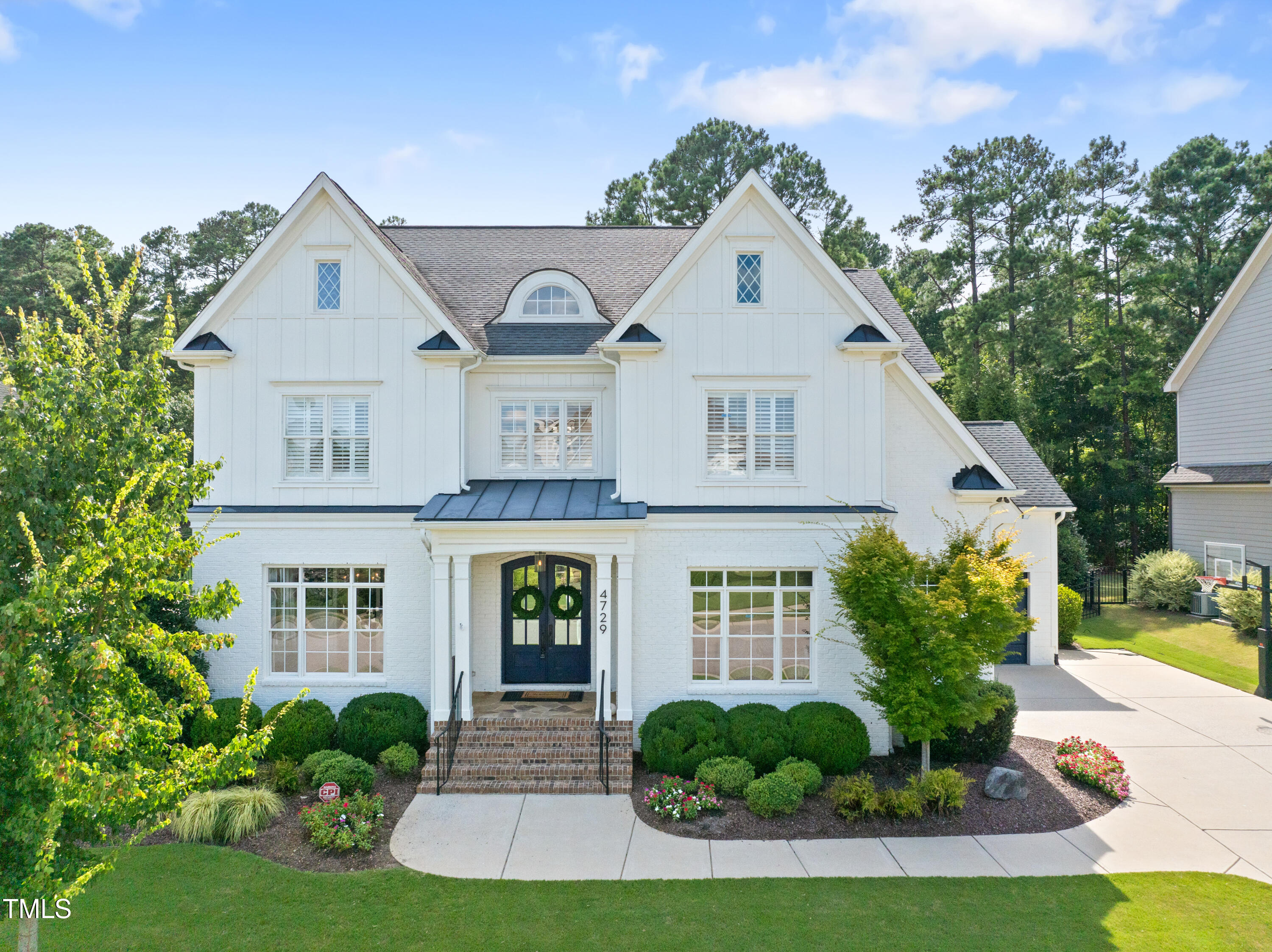 4729 Adler Pass