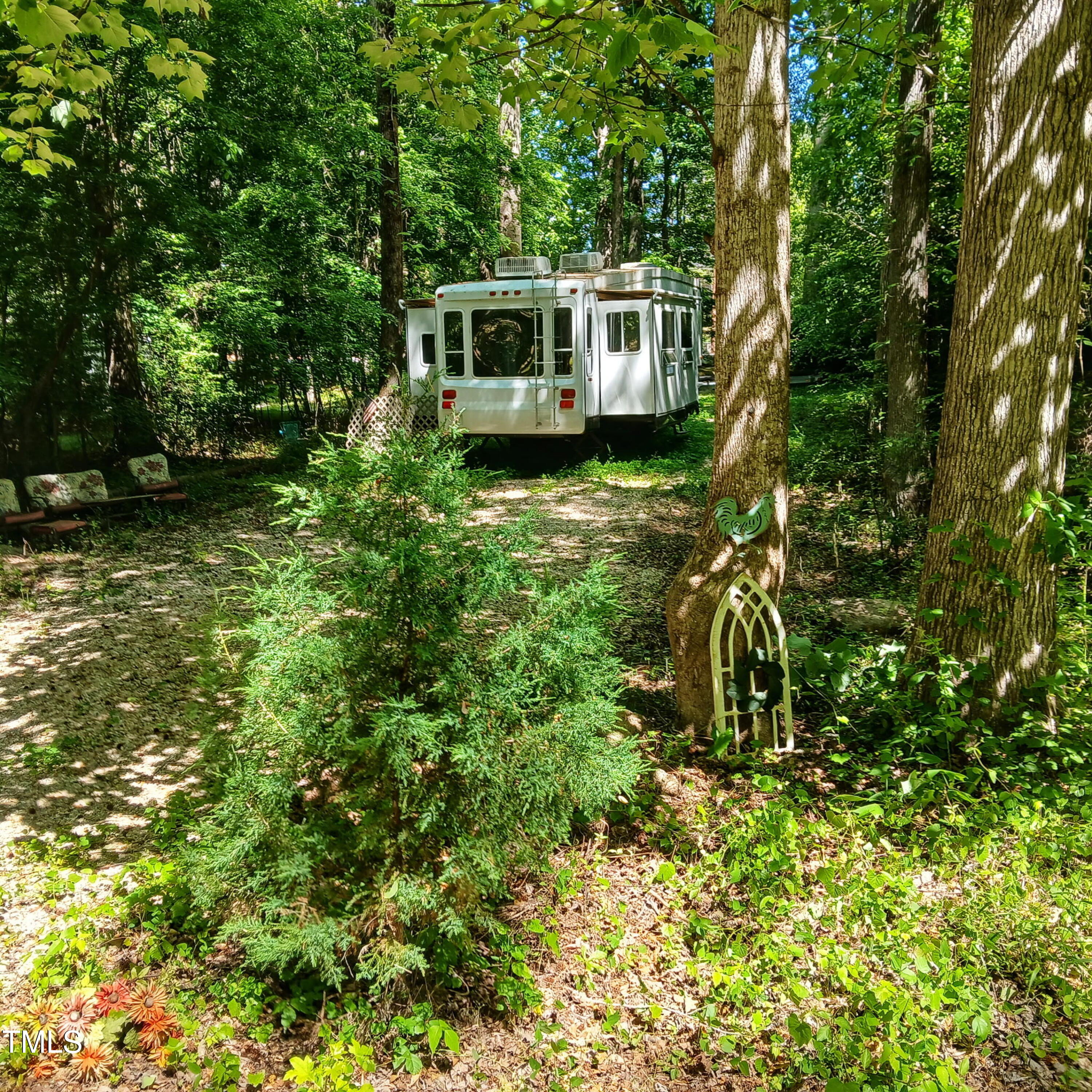 106 Natchez Drive