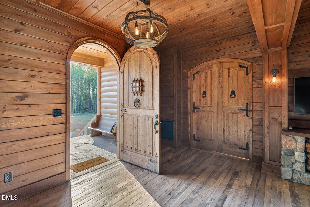 998 Moores Chapel Cemetery Road