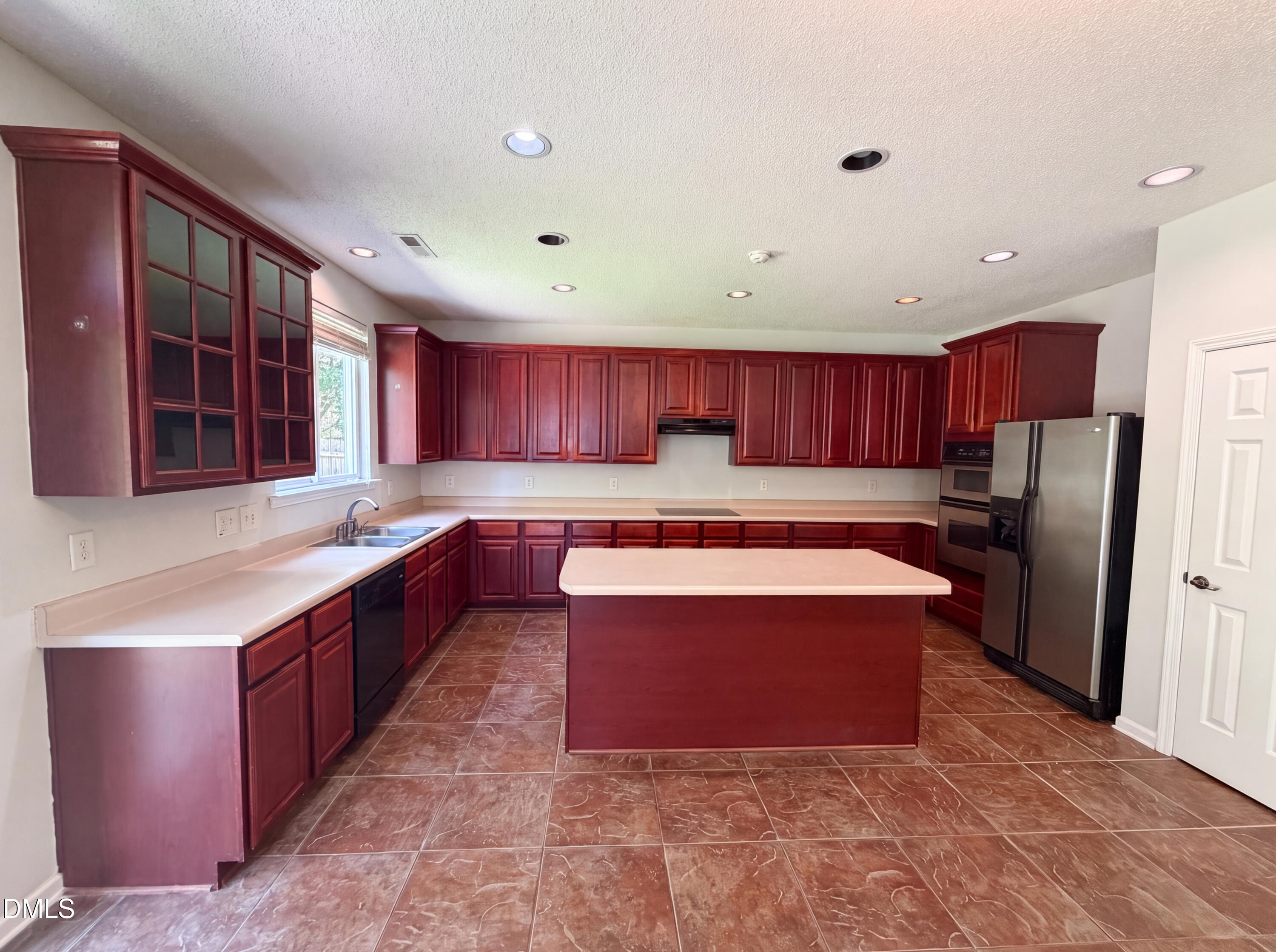 506 Hillview Drive