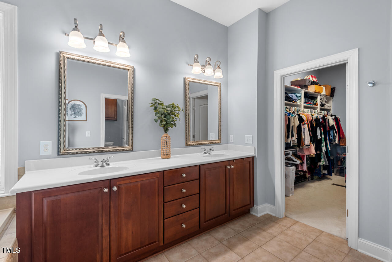 Durham, North Carolina 27707, United States, 4 Bedrooms Bedrooms, ,4 BathroomsBathrooms,Residential,Pending,82346