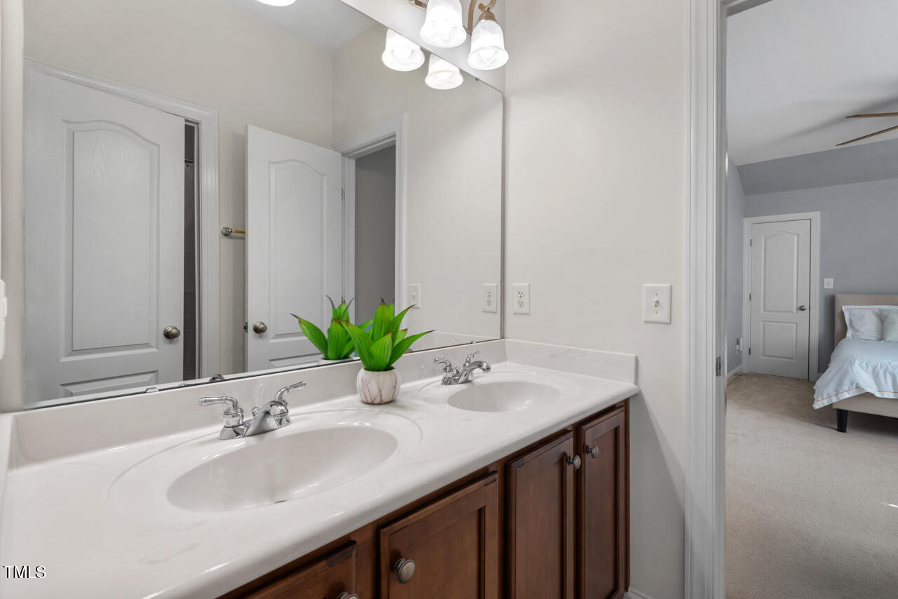 Durham, North Carolina 27707, United States, 4 Bedrooms Bedrooms, ,4 BathroomsBathrooms,Residential,Pending,82346