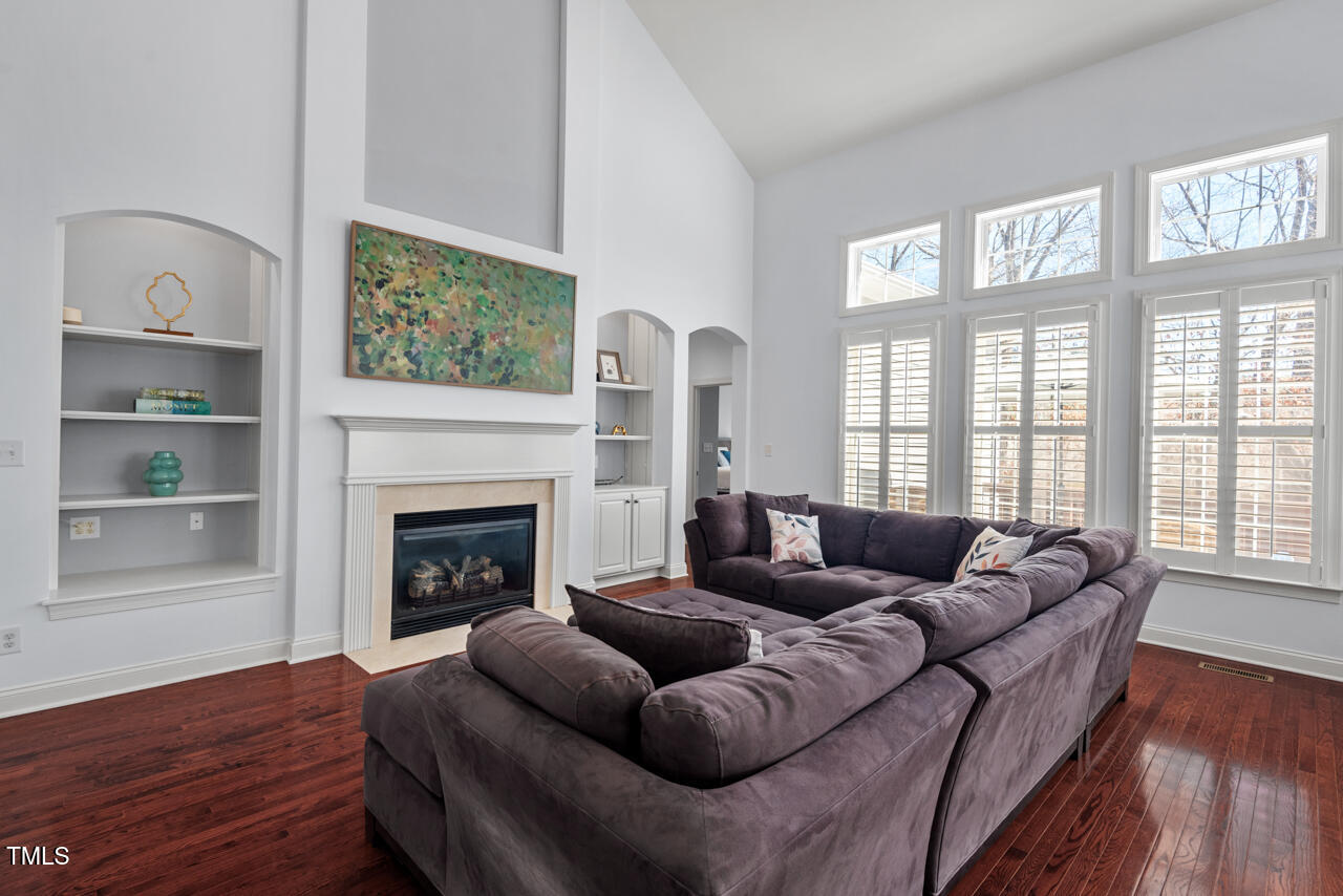 Durham, North Carolina 27707, United States, 4 Bedrooms Bedrooms, ,4 BathroomsBathrooms,Residential,Pending,82346