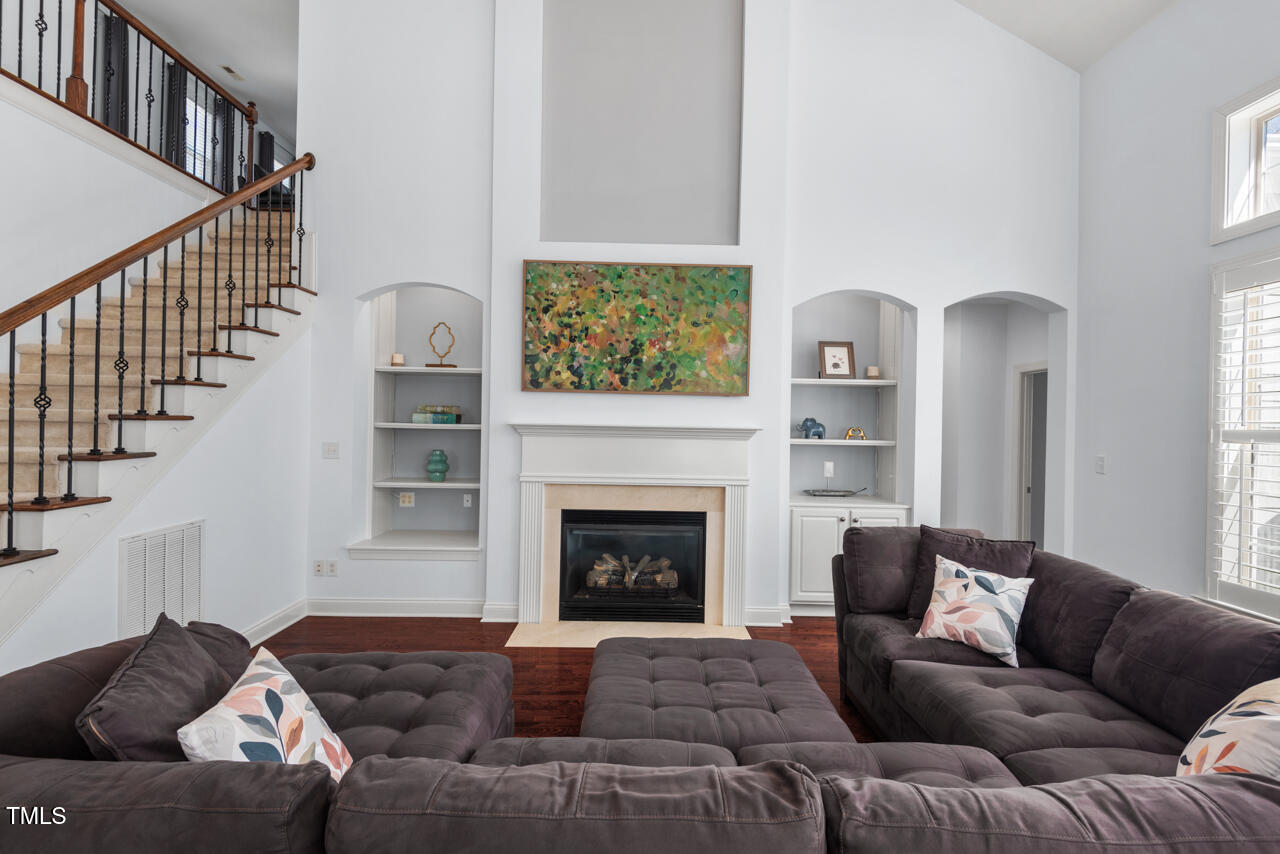 Durham, North Carolina 27707, United States, 4 Bedrooms Bedrooms, ,4 BathroomsBathrooms,Residential,Pending,82346