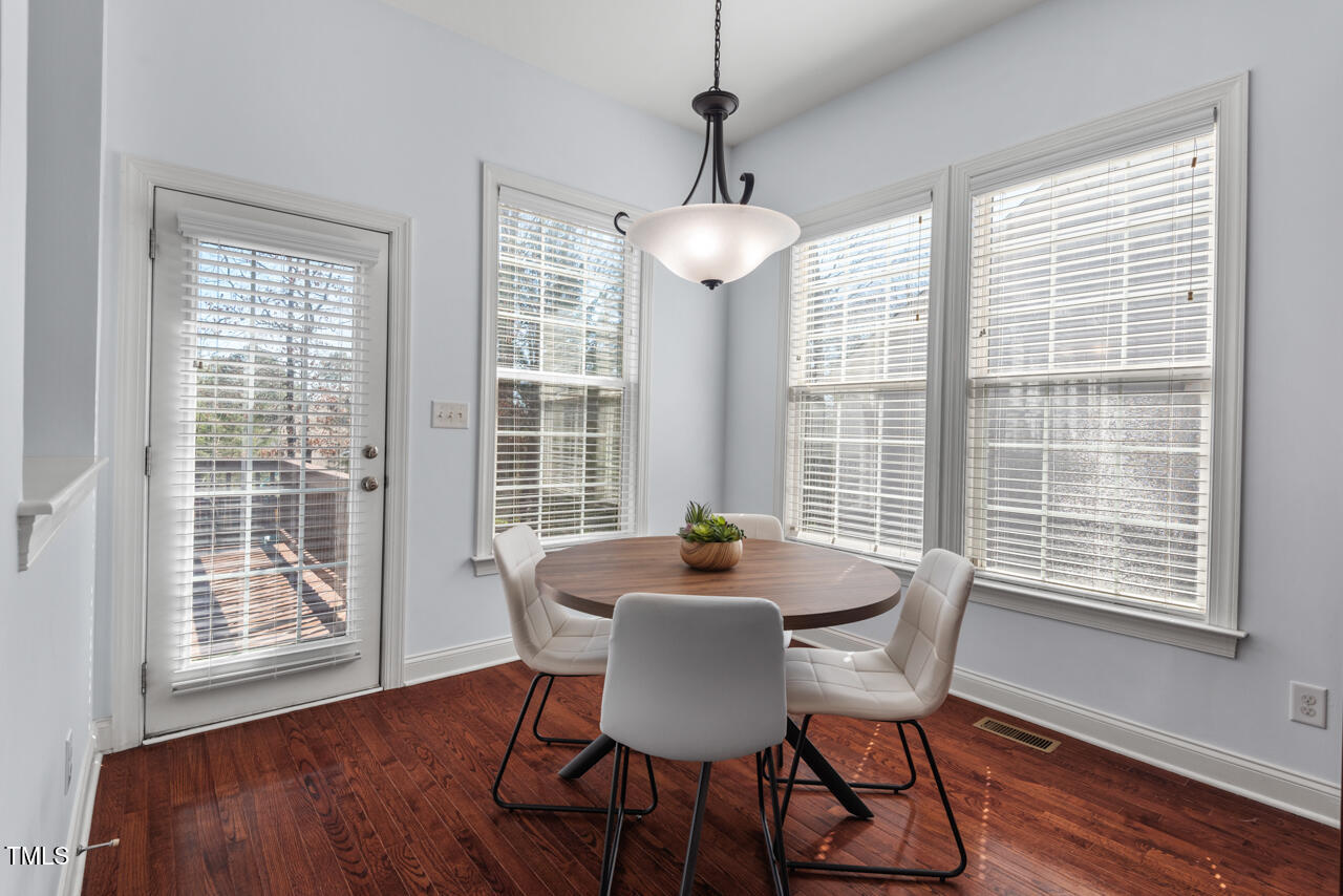 Durham, North Carolina 27707, United States, 4 Bedrooms Bedrooms, ,4 BathroomsBathrooms,Residential,Pending,82346