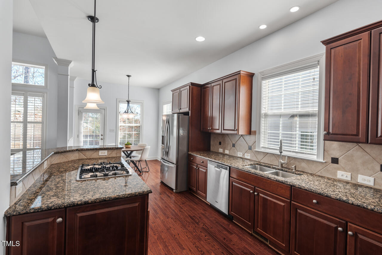 Durham, North Carolina 27707, United States, 4 Bedrooms Bedrooms, ,4 BathroomsBathrooms,Residential,Pending,82346