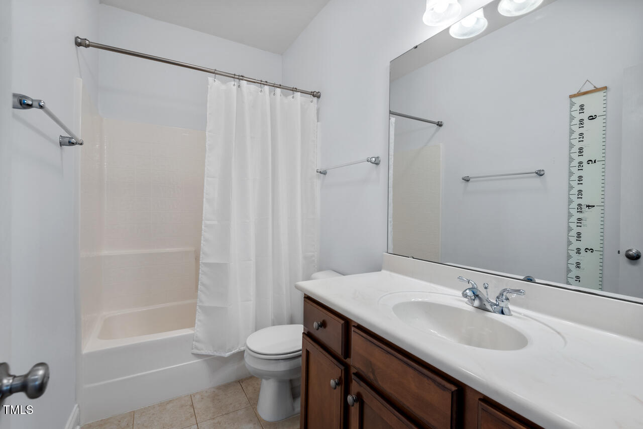 Durham, North Carolina 27707, United States, 4 Bedrooms Bedrooms, ,4 BathroomsBathrooms,Residential,Pending,82346