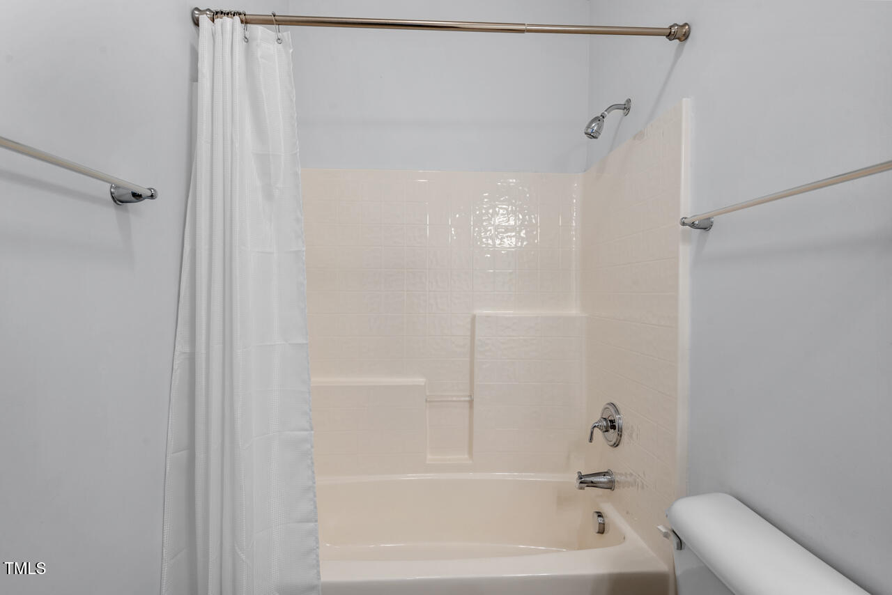 Durham, North Carolina 27707, United States, 4 Bedrooms Bedrooms, ,4 BathroomsBathrooms,Residential,Pending,82346