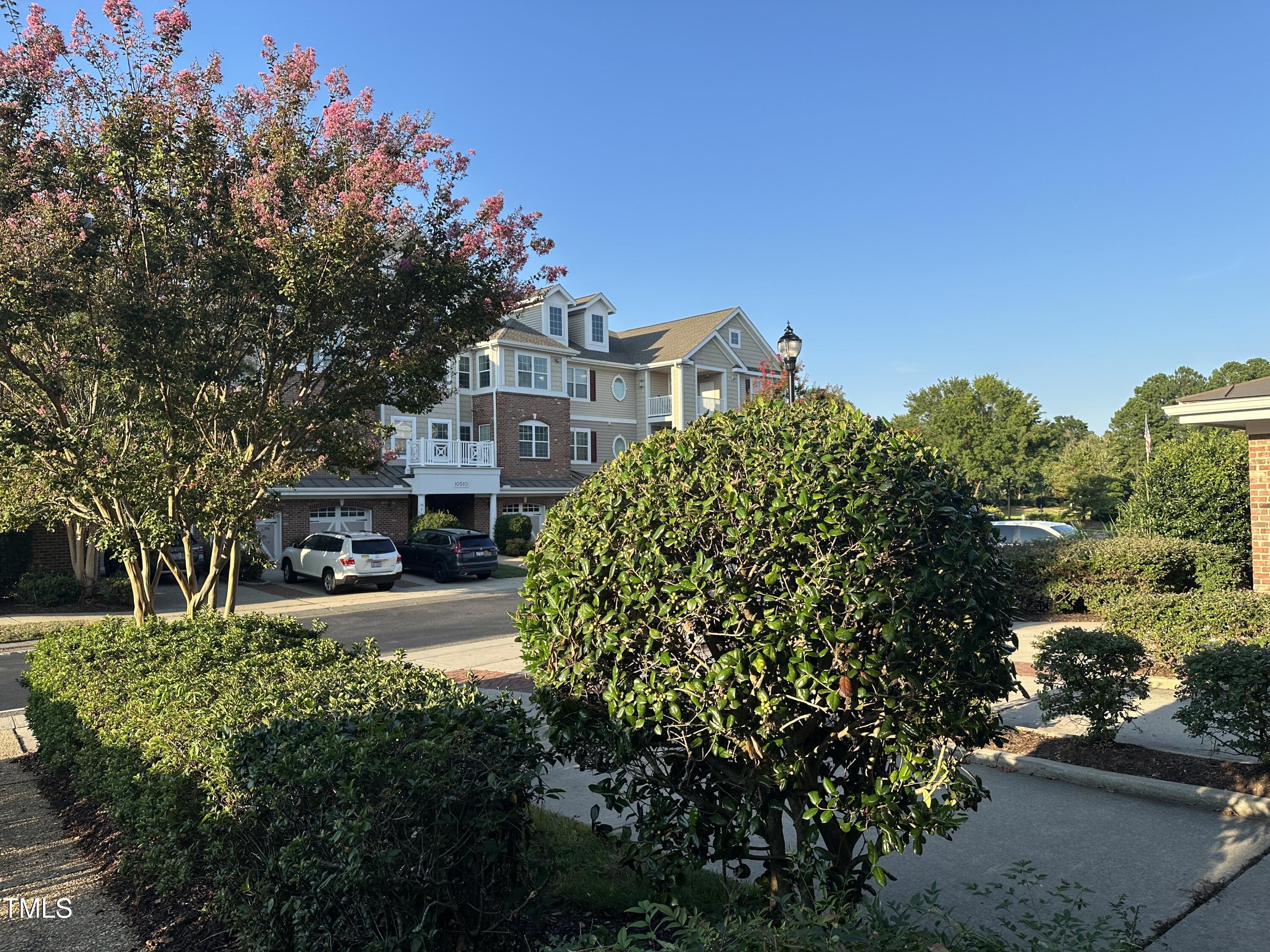 10511 Rosegate Court 202
