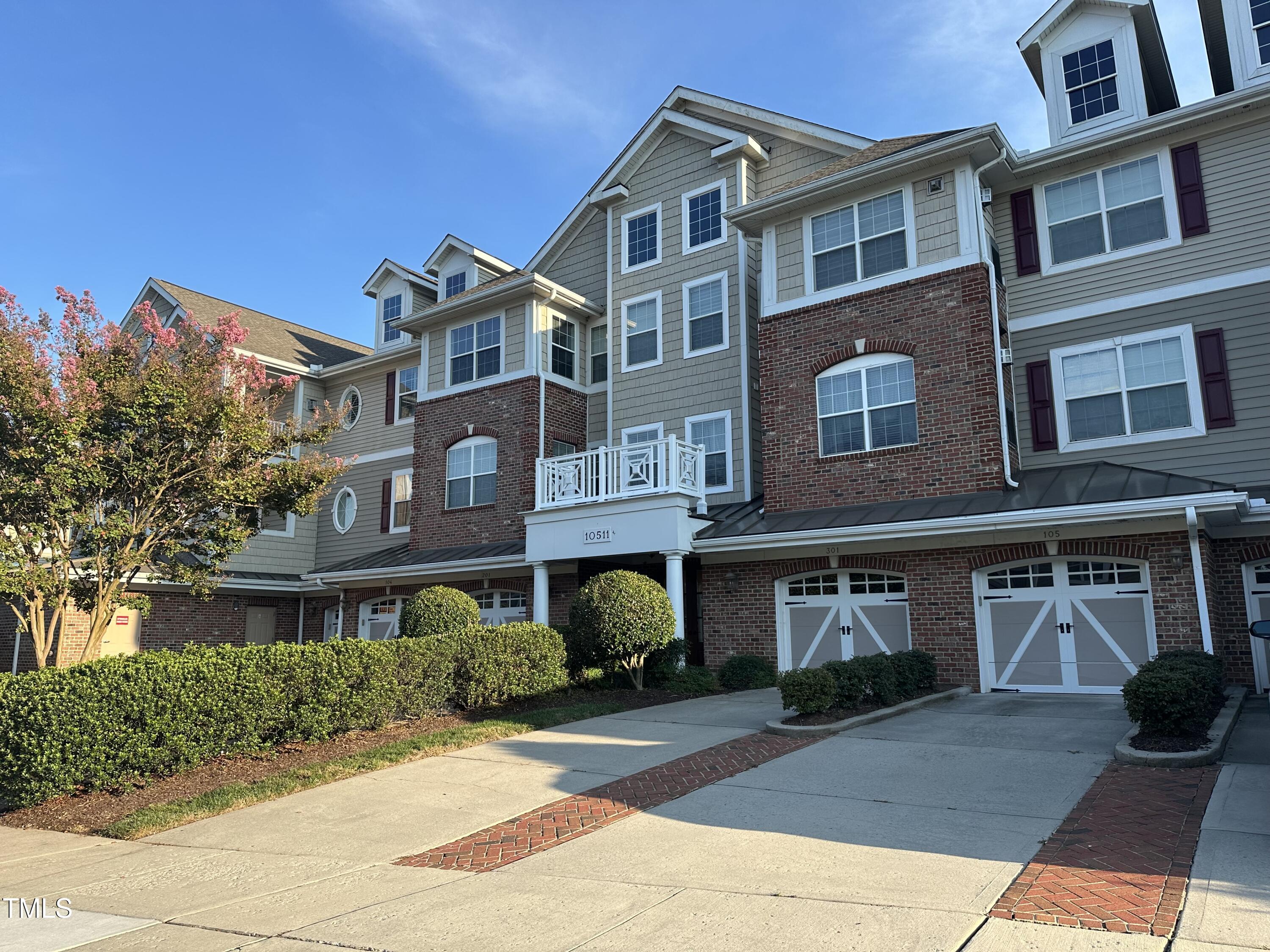 10511 Rosegate Court 202