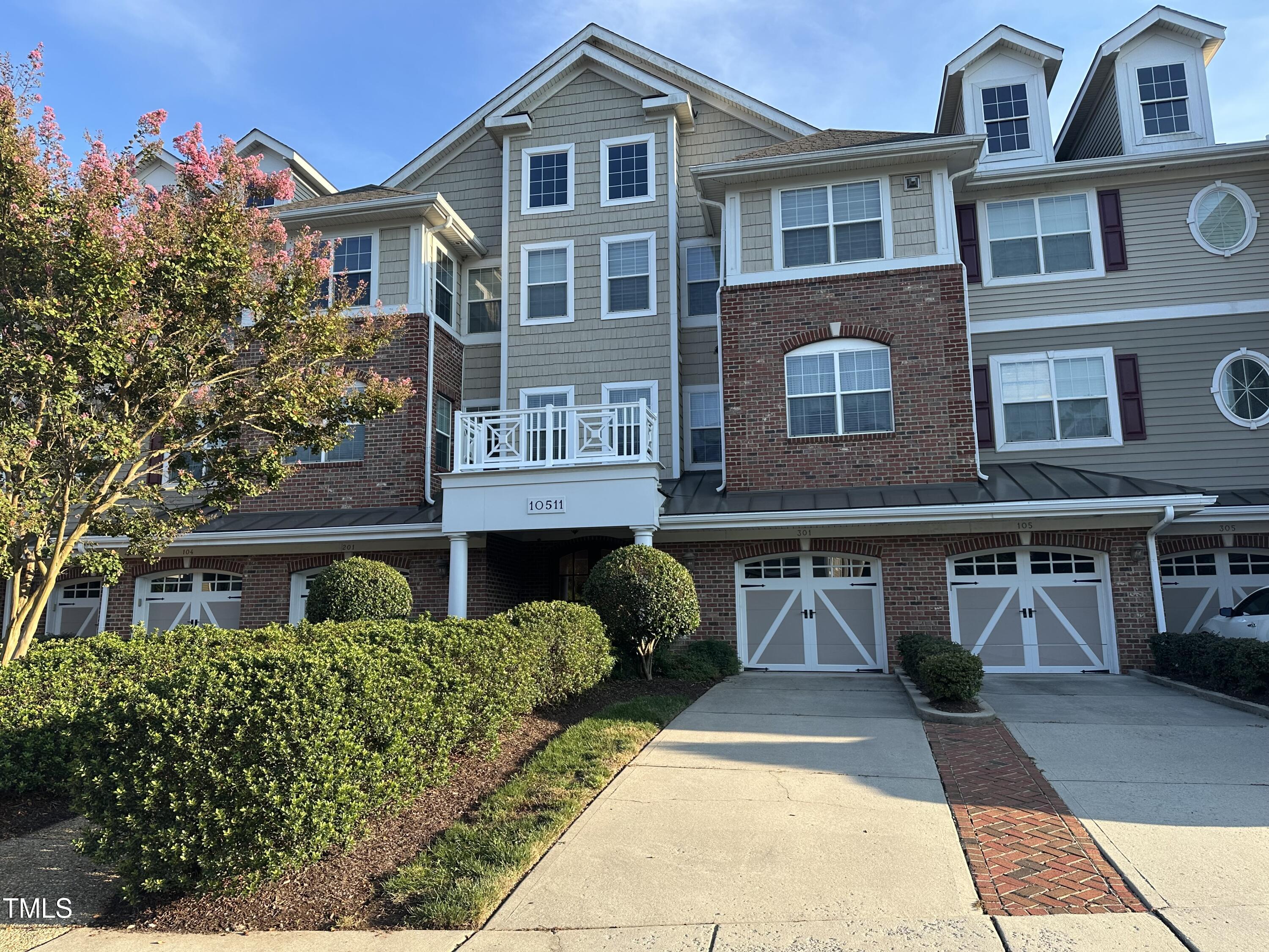 10511 Rosegate Court 202