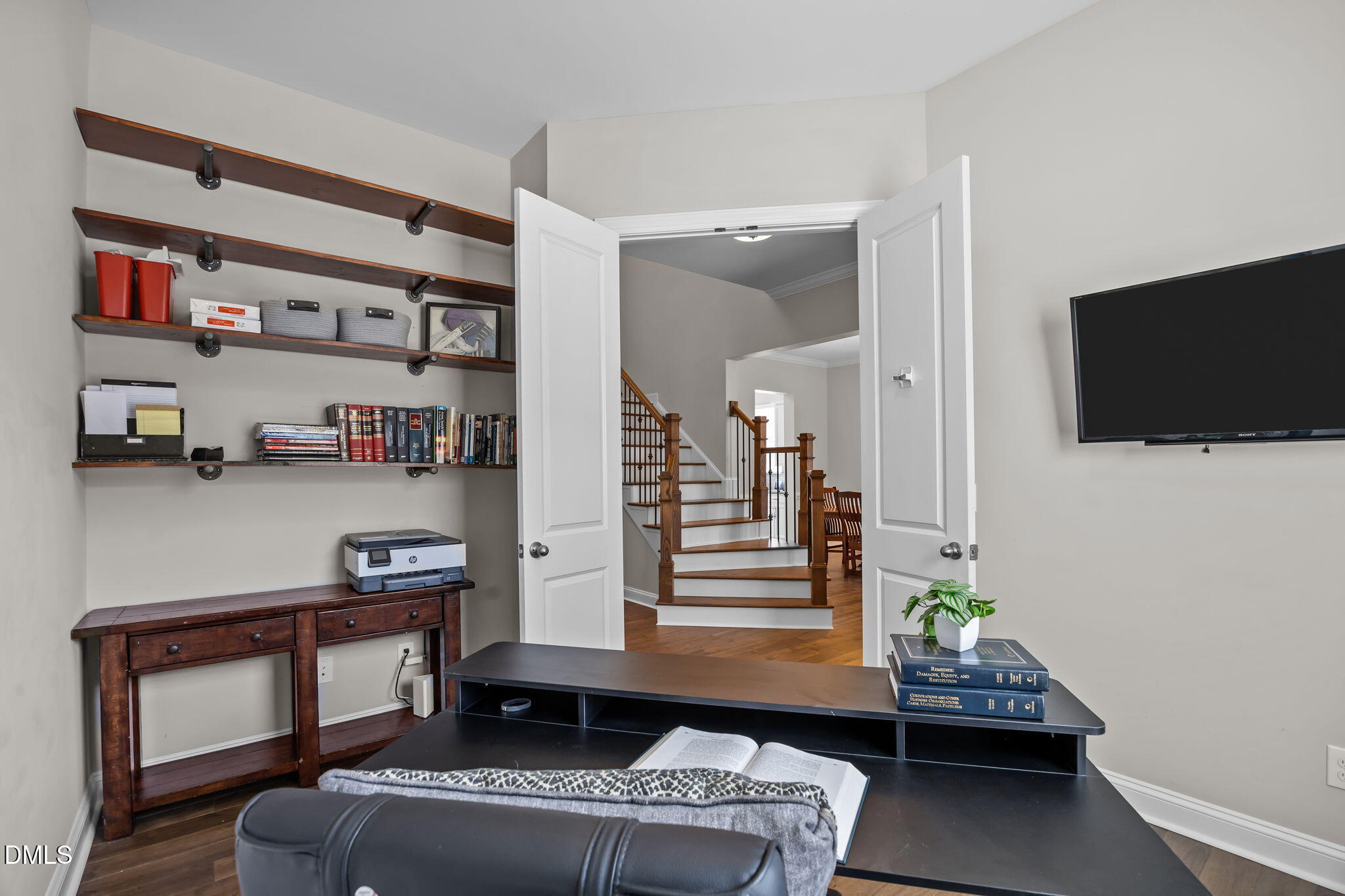 724 Peninsula Forest Place