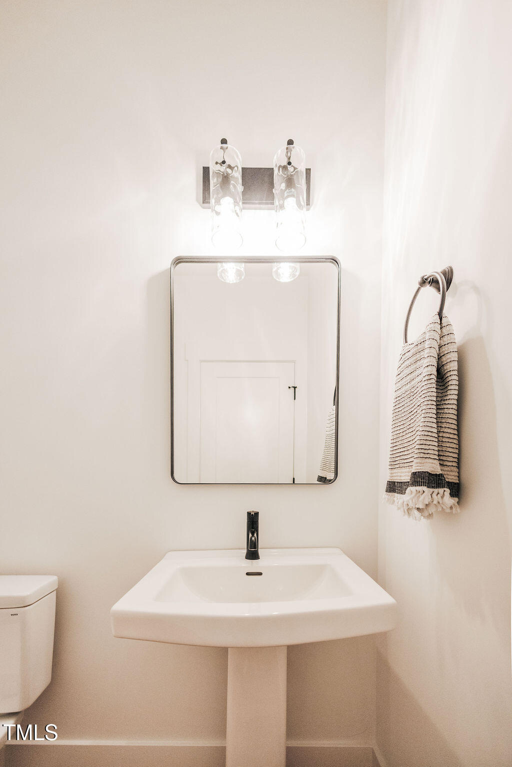 Durham, North Carolina 27704, United States, 4 Bedrooms Bedrooms, ,4 BathroomsBathrooms,Residential,Active,156895