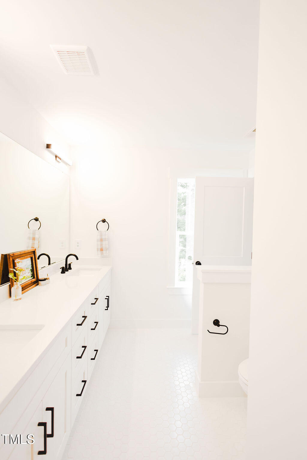 Durham, North Carolina 27704, United States, 4 Bedrooms Bedrooms, ,4 BathroomsBathrooms,Residential,Active,156895