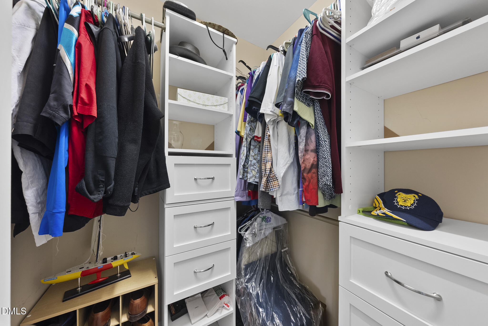 Durham, North Carolina 27703, United States, 4 Bedrooms Bedrooms, ,5 BathroomsBathrooms,Residential,Active,210313