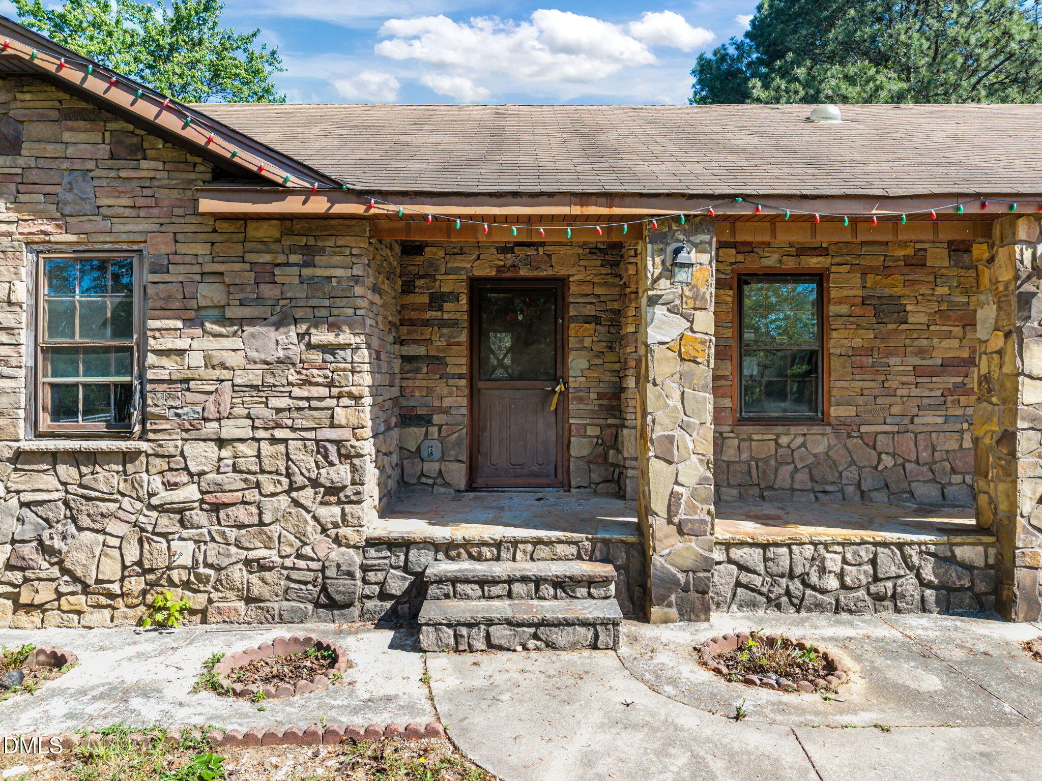 101 Bainbridge Circle