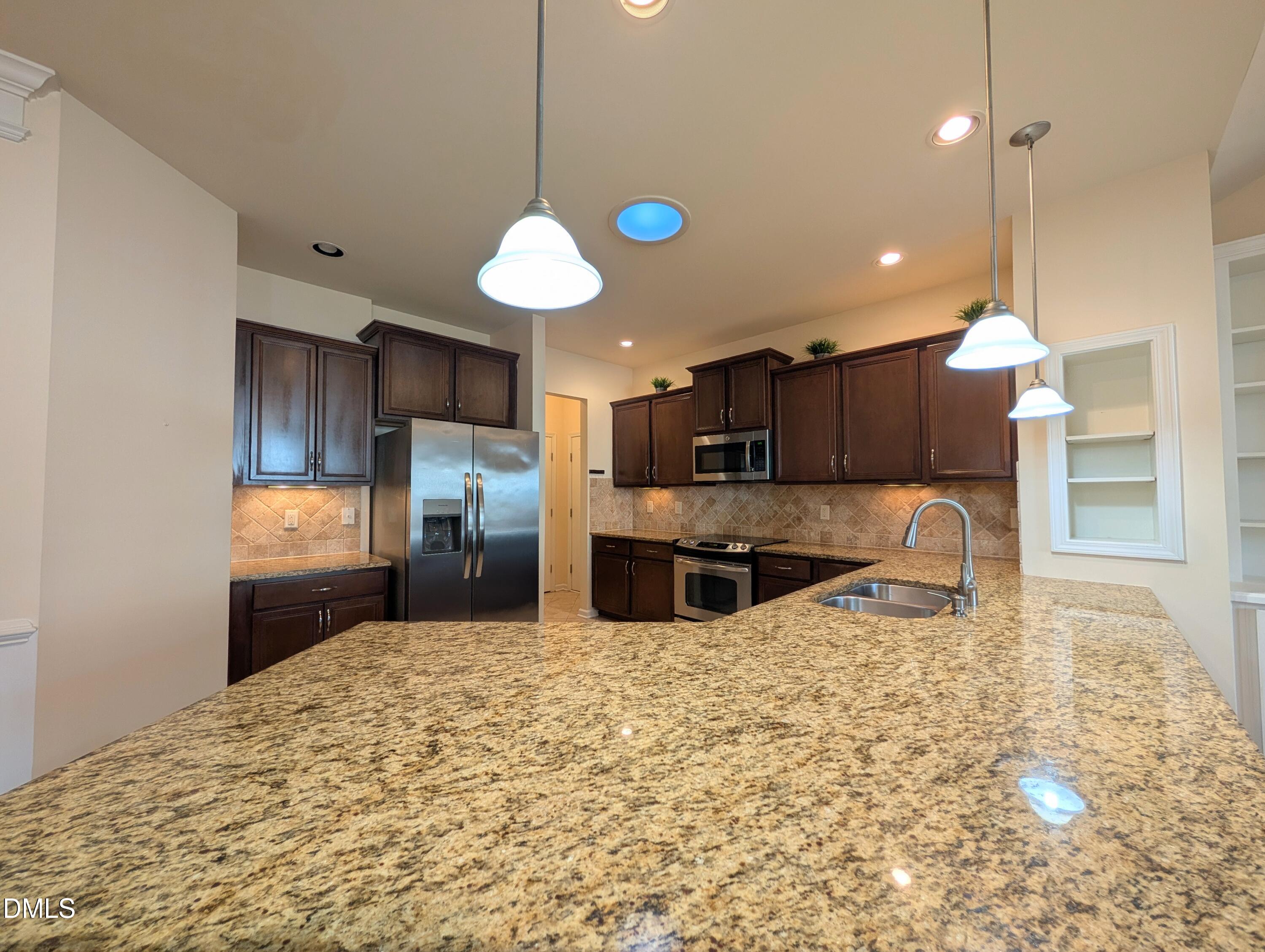 4612 Thorn Leaf Court