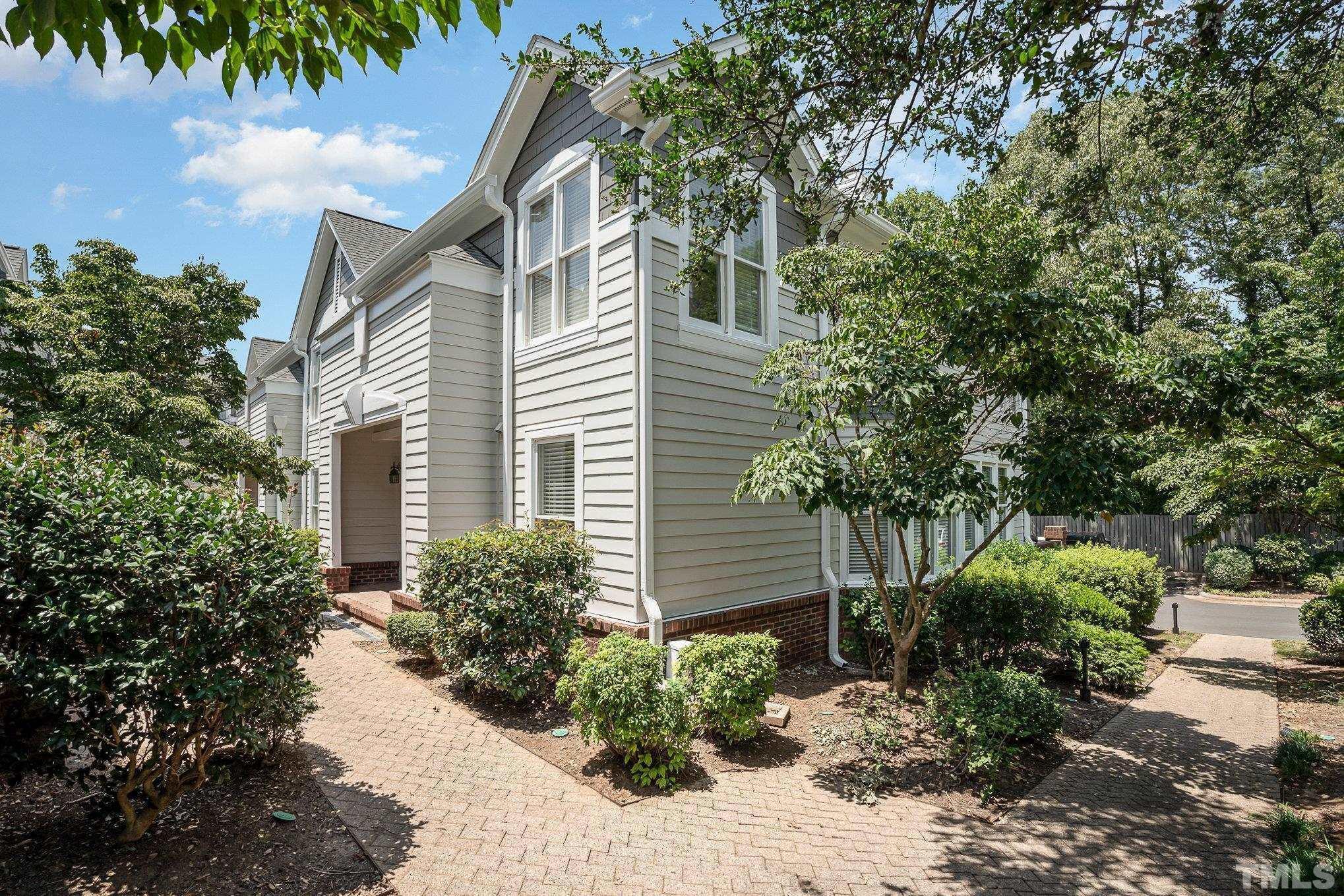 1050 Brighthurst Drive 1050