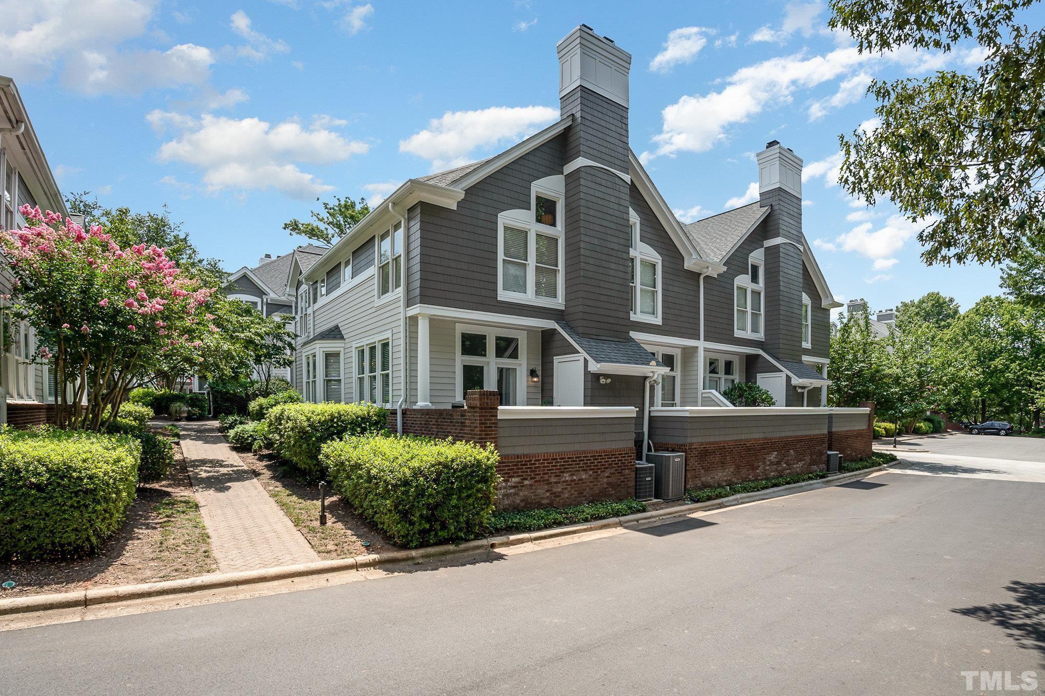 1050 Brighthurst Drive 1050