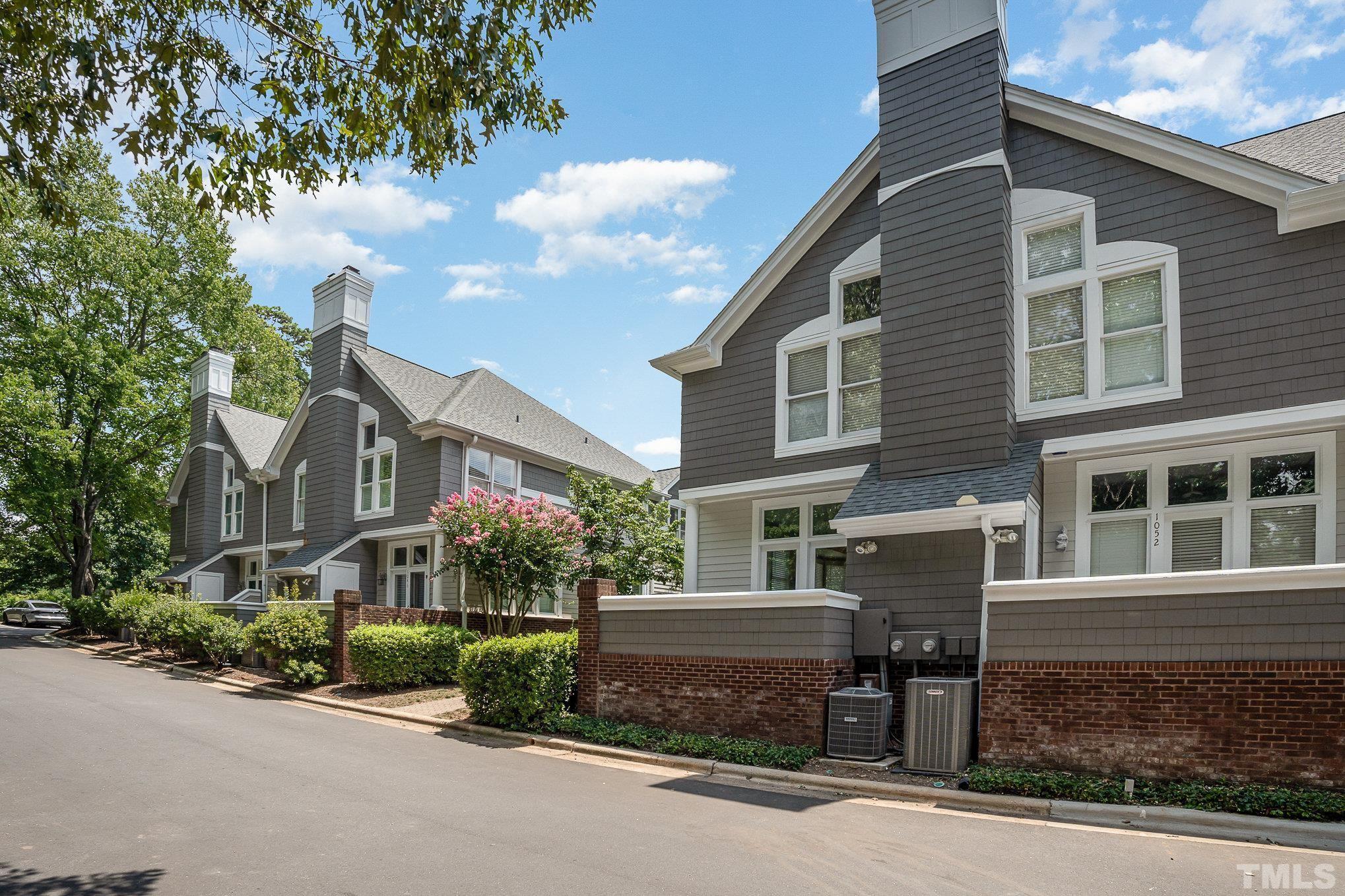 1050 Brighthurst Drive 1050