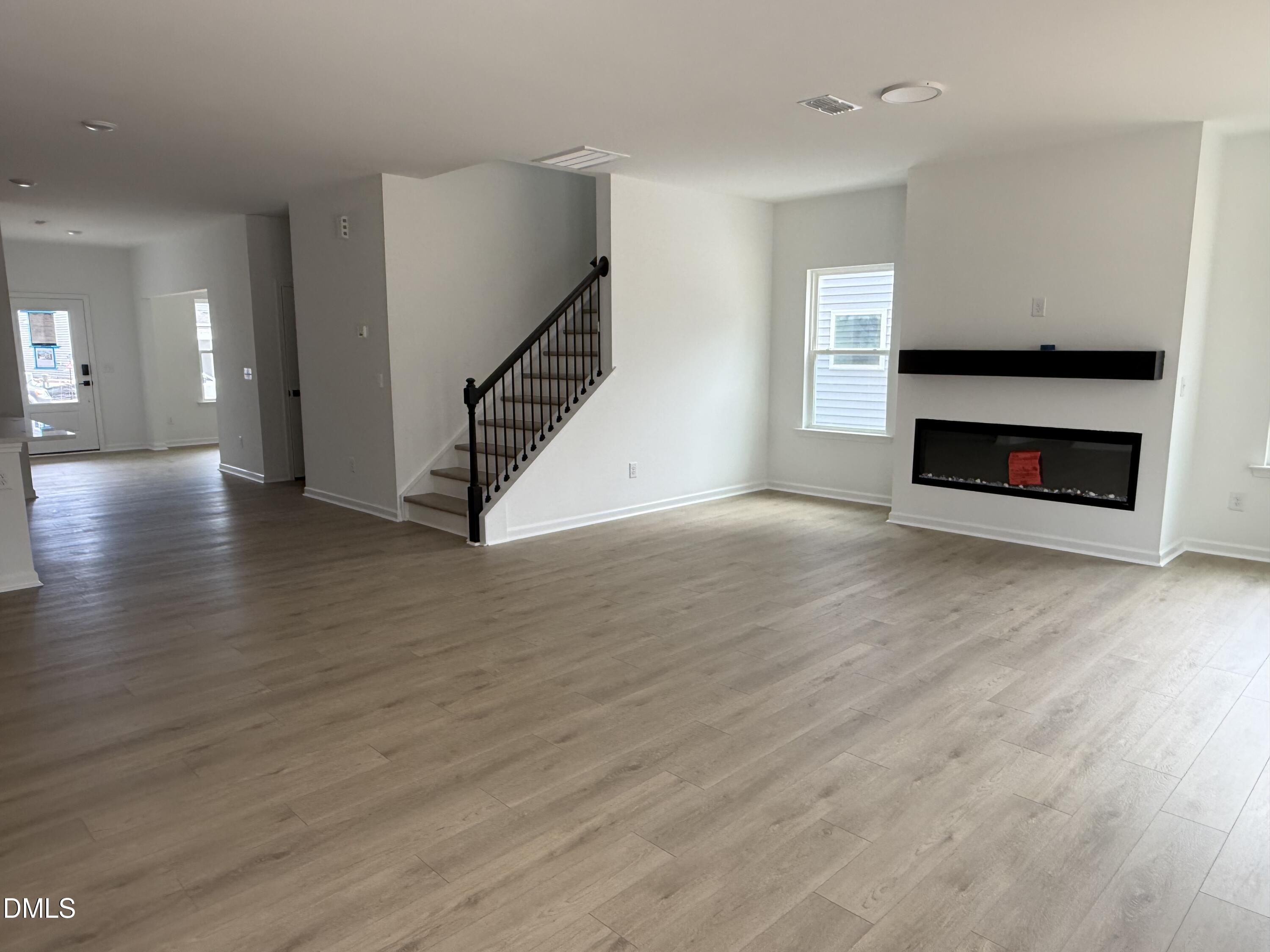 916 Fetching Place 344