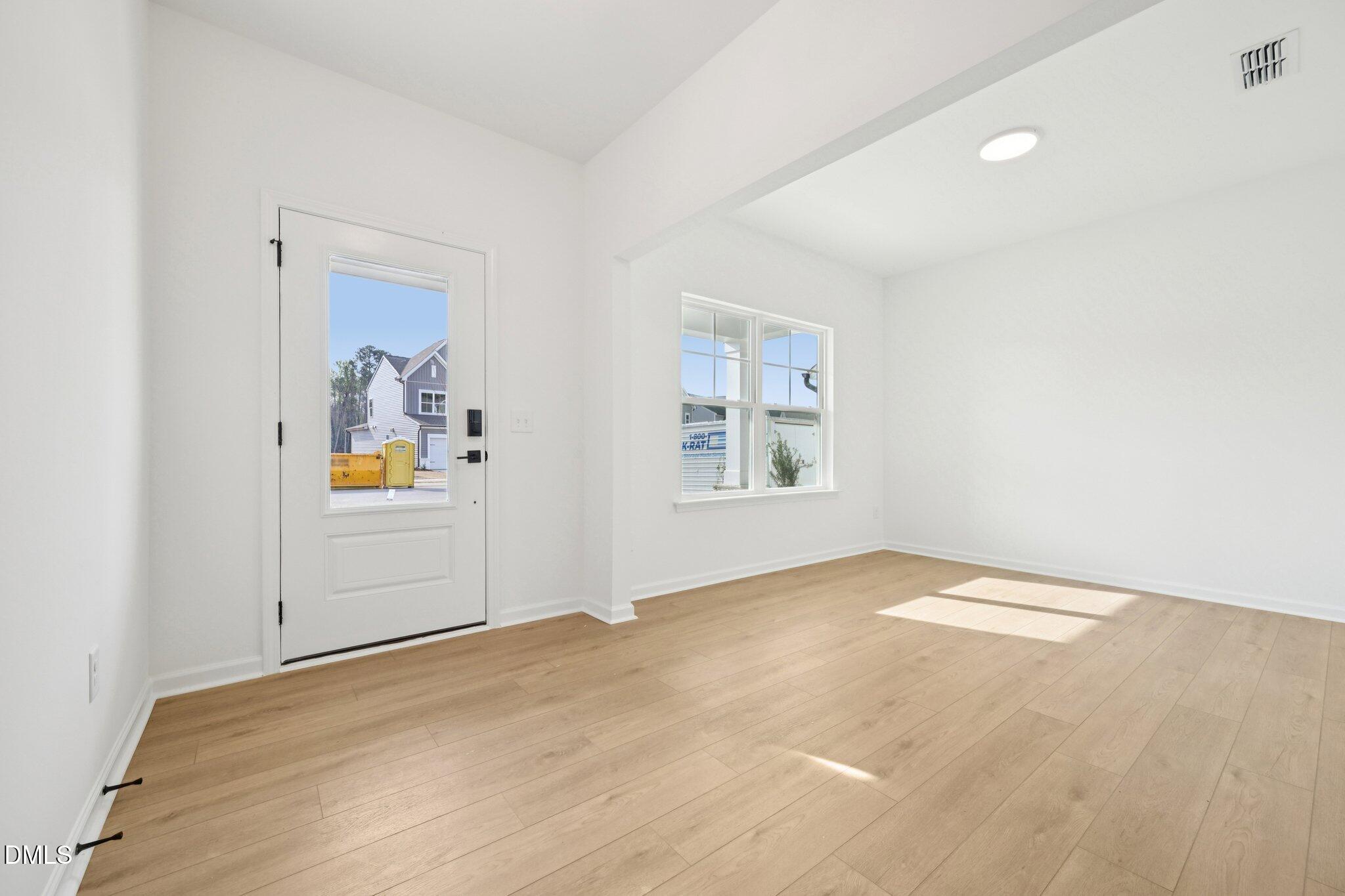 916 Fetching Place 344