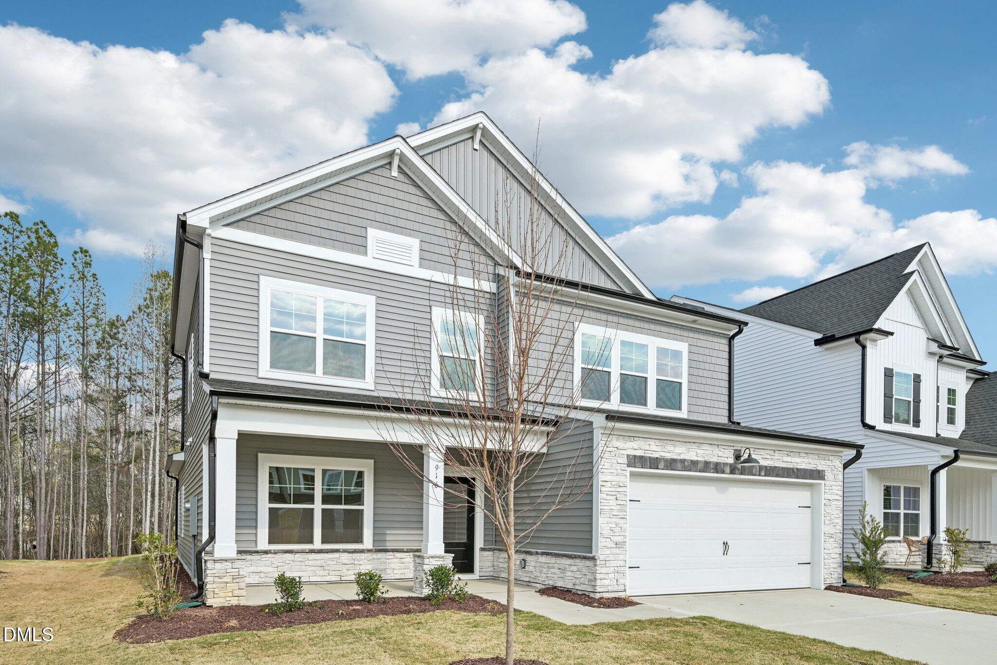 916 Fetching Place 344