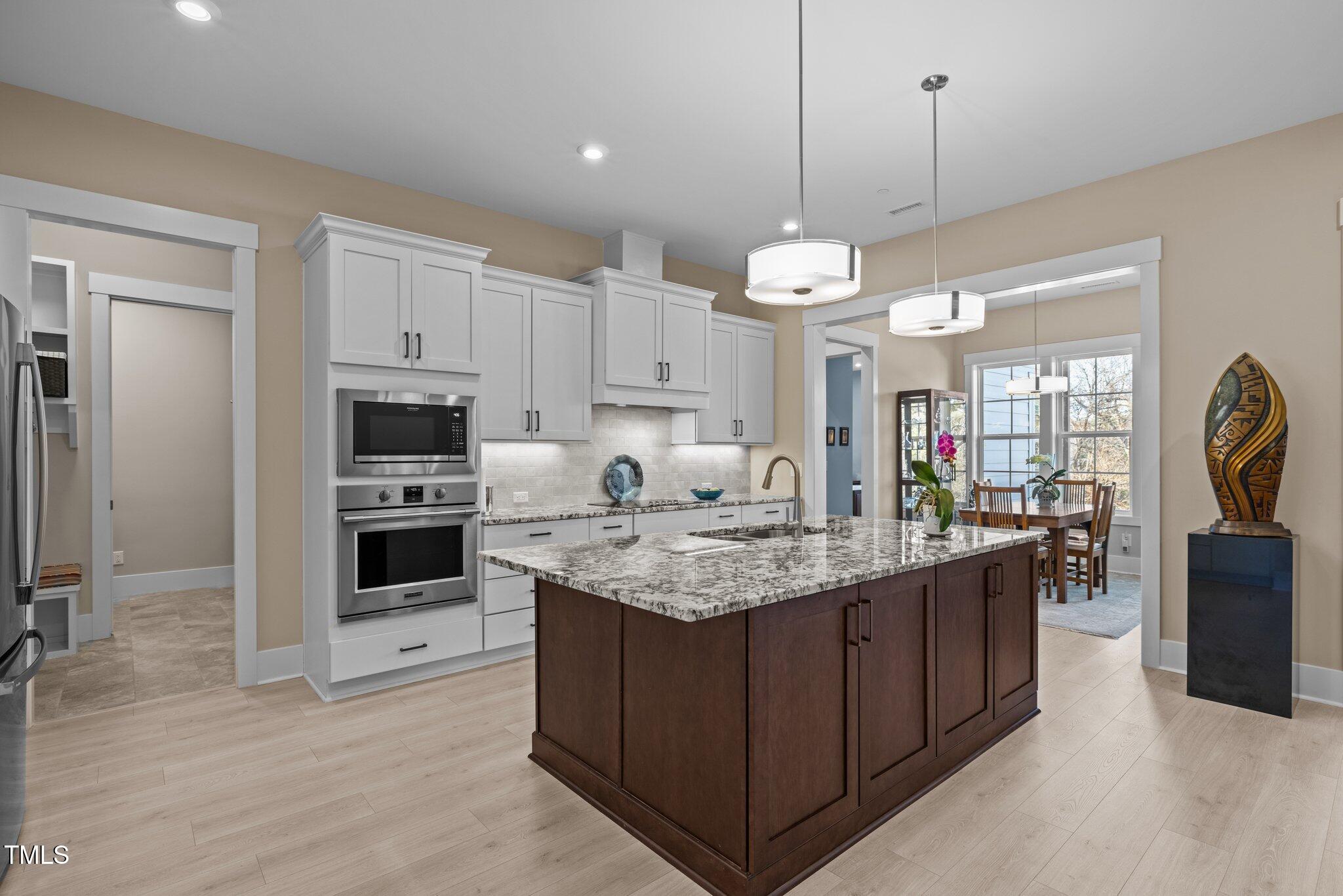 1027 Laurelwood Drive