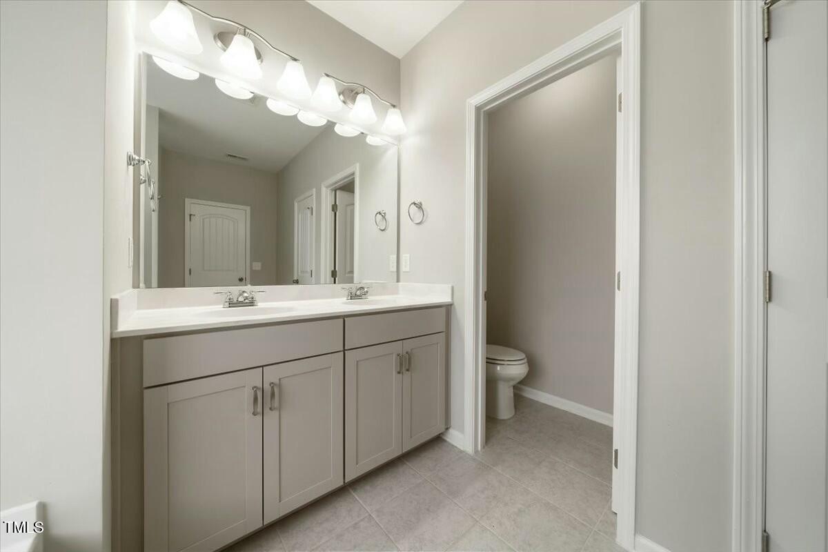 Clayton, North Carolina 27527, United States, 6 Bedrooms Bedrooms, ,4 BathroomsBathrooms,Residential,Pending,6465