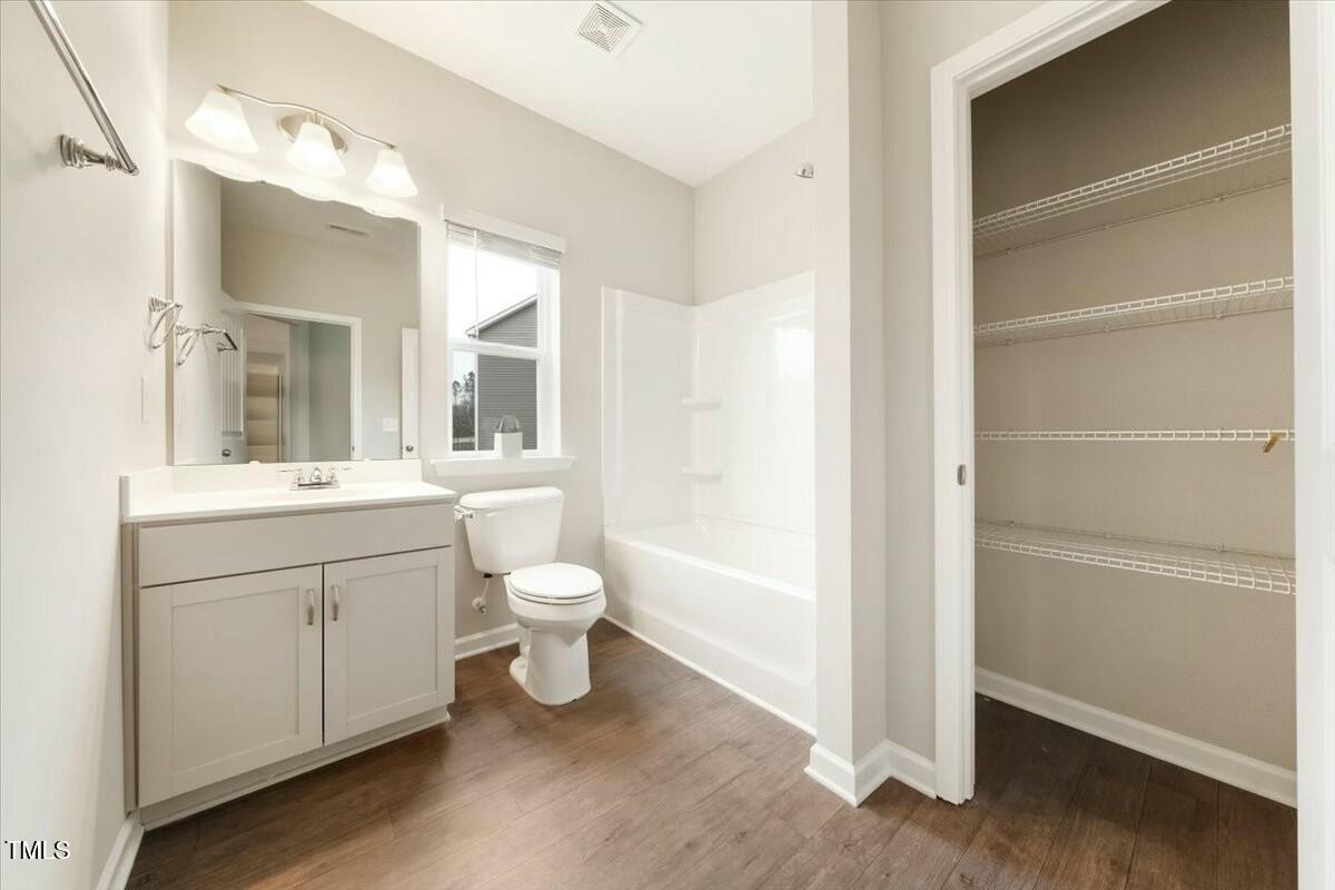 Clayton, North Carolina 27527, United States, 6 Bedrooms Bedrooms, ,4 BathroomsBathrooms,Residential,Pending,6465