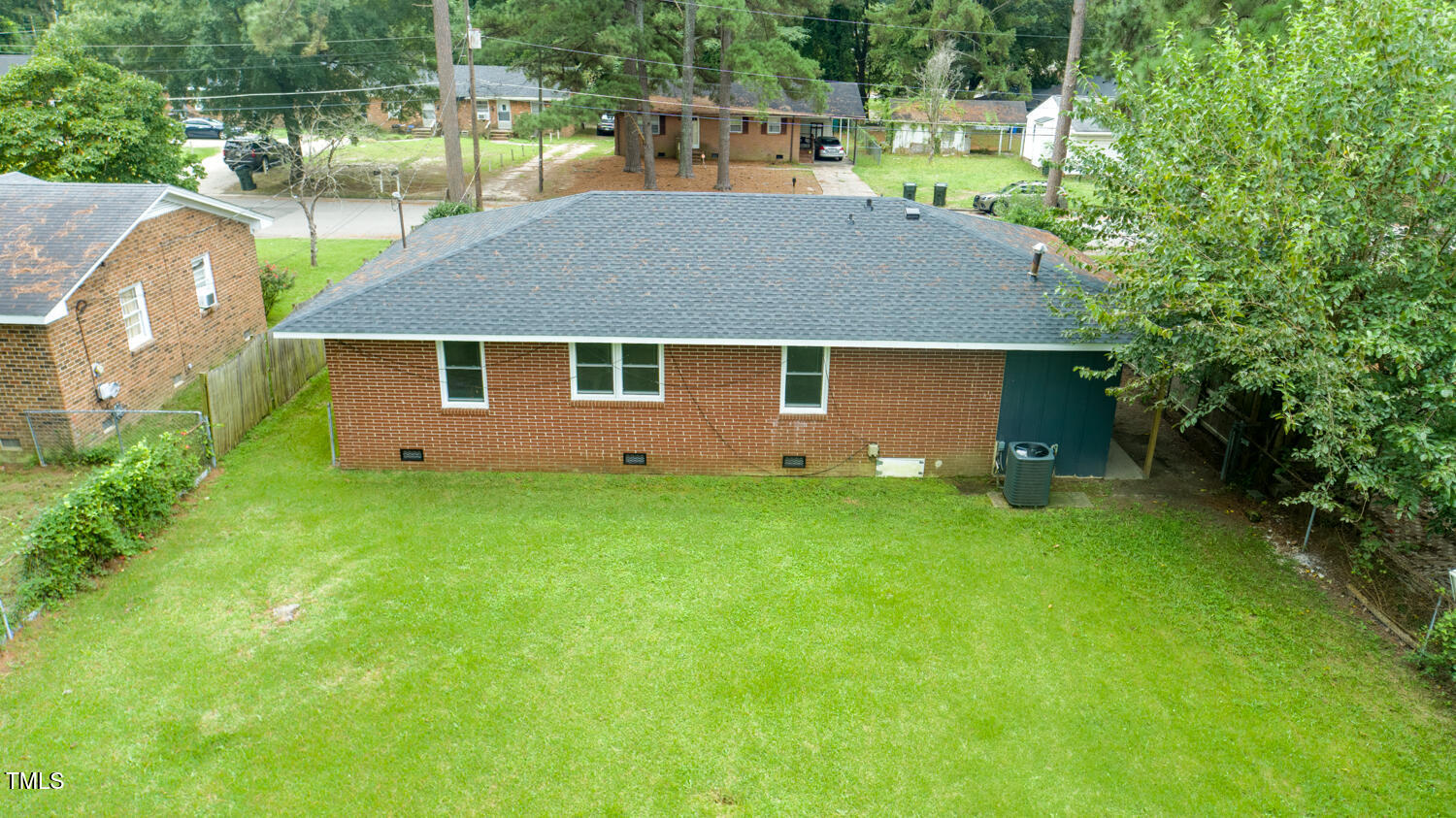908 Anthony Street W