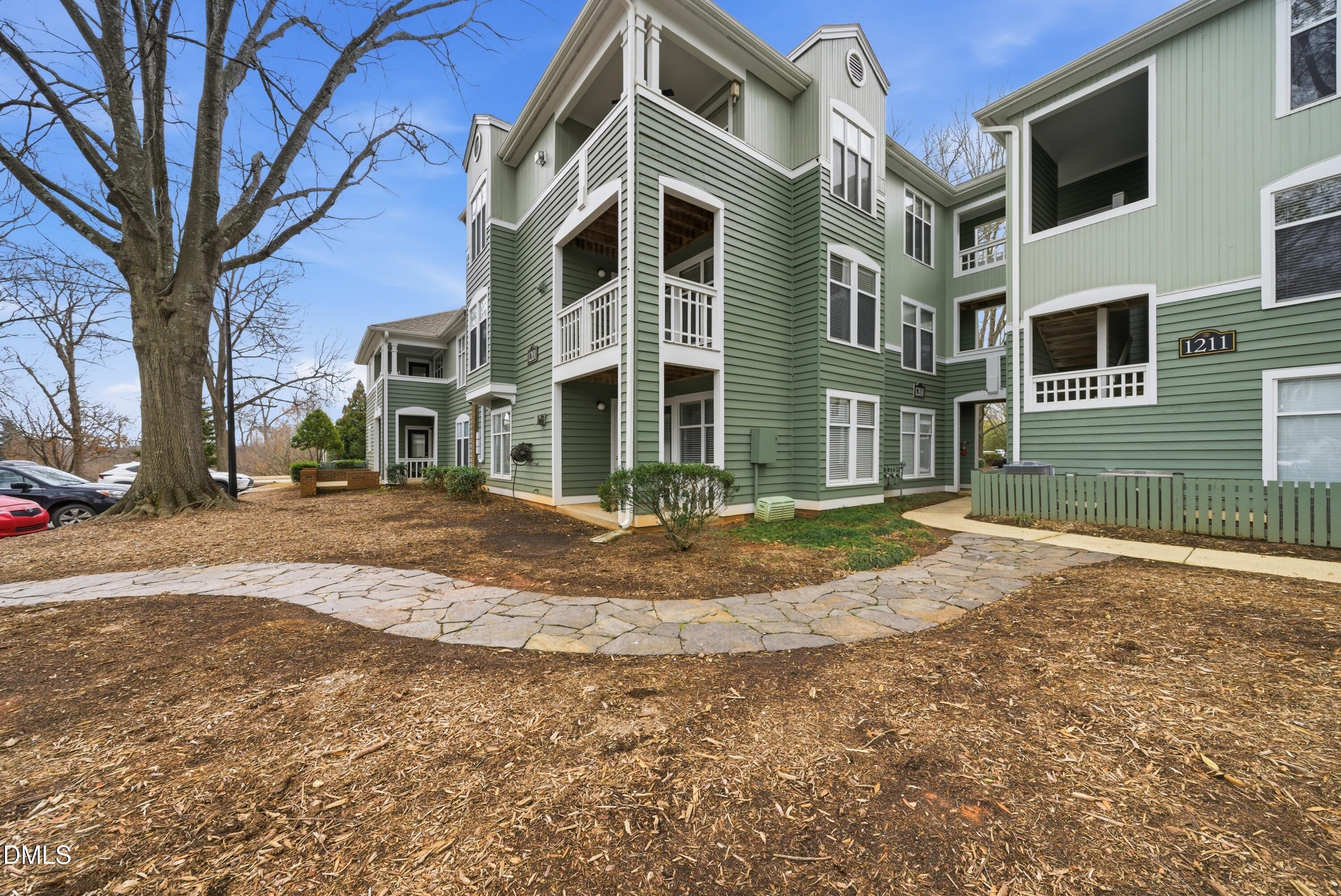 1201 Westview Lane 105