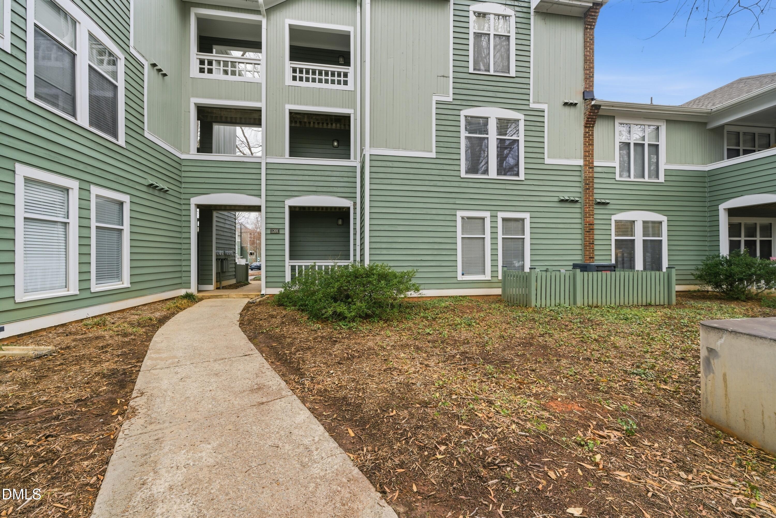 1201 Westview Lane 105