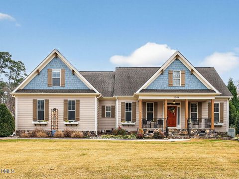 1304 Golden Bluff Lane Fuquay Varina NC 27526