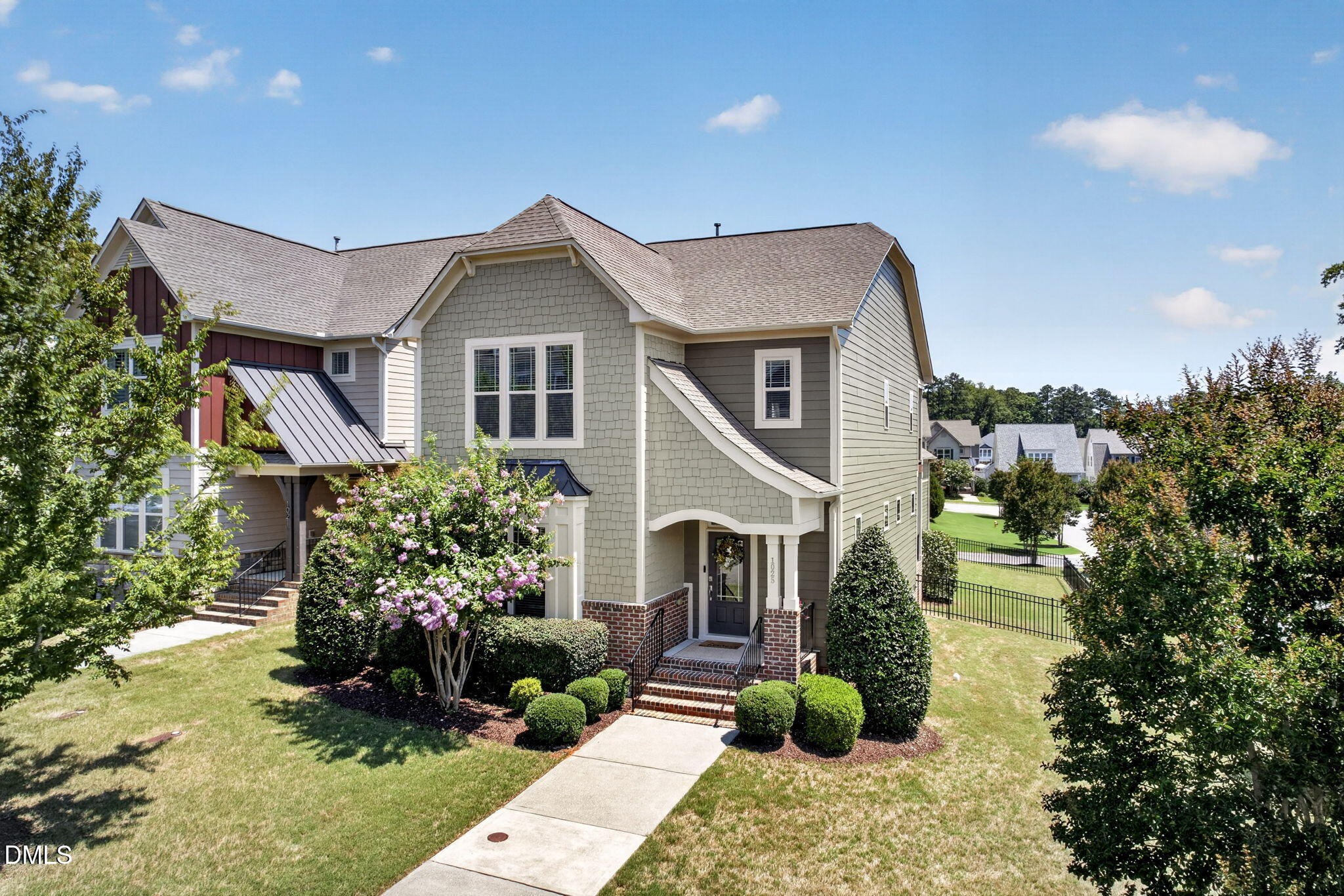 1025 Woodland Grove Way