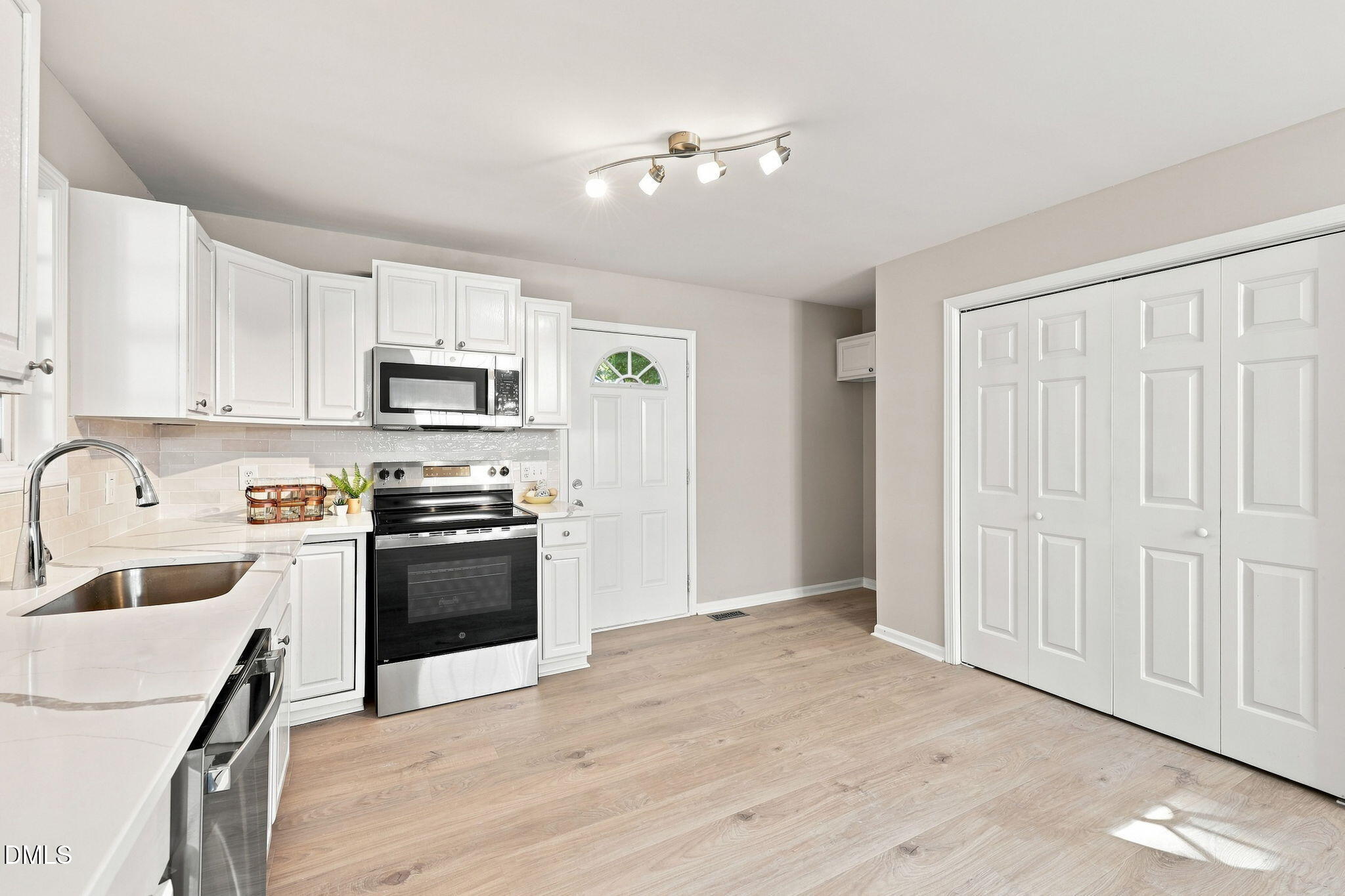 1065 S Windrace Trail