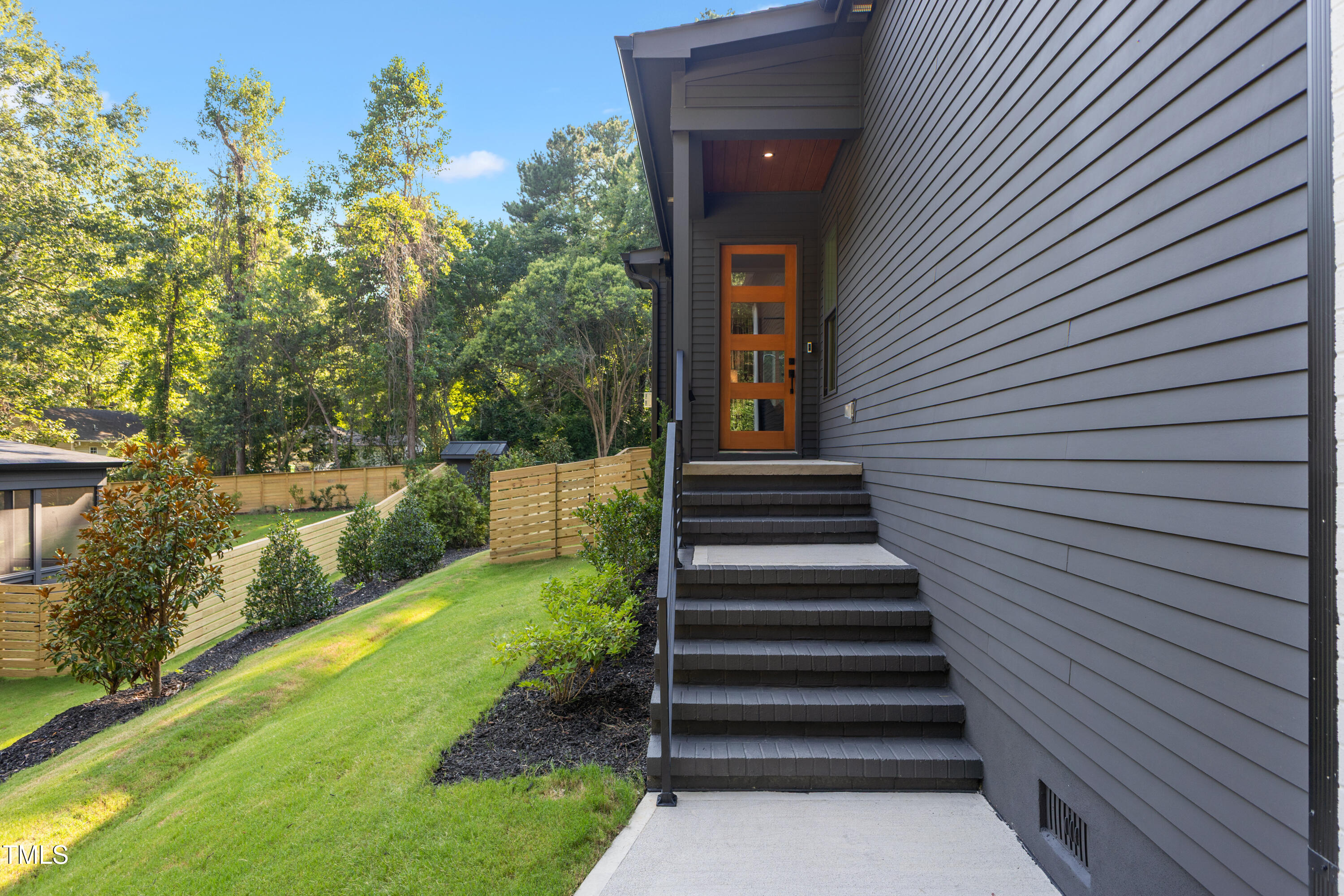 1613 Bruce Circle