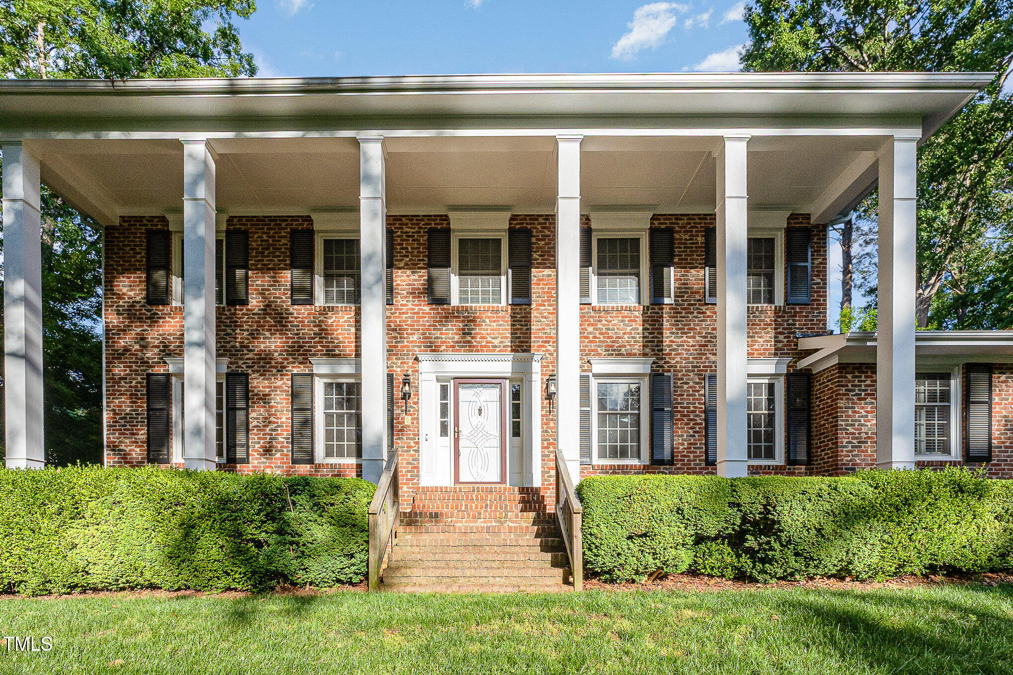 5513 Parkwood Drive
